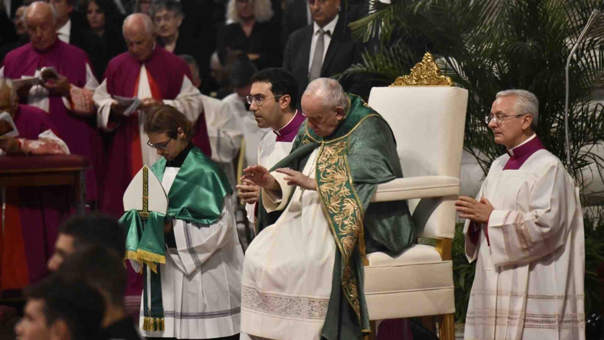 Immagine di Papa Francesco ai cardinali: mai perdere lo stupore, via di salvezza