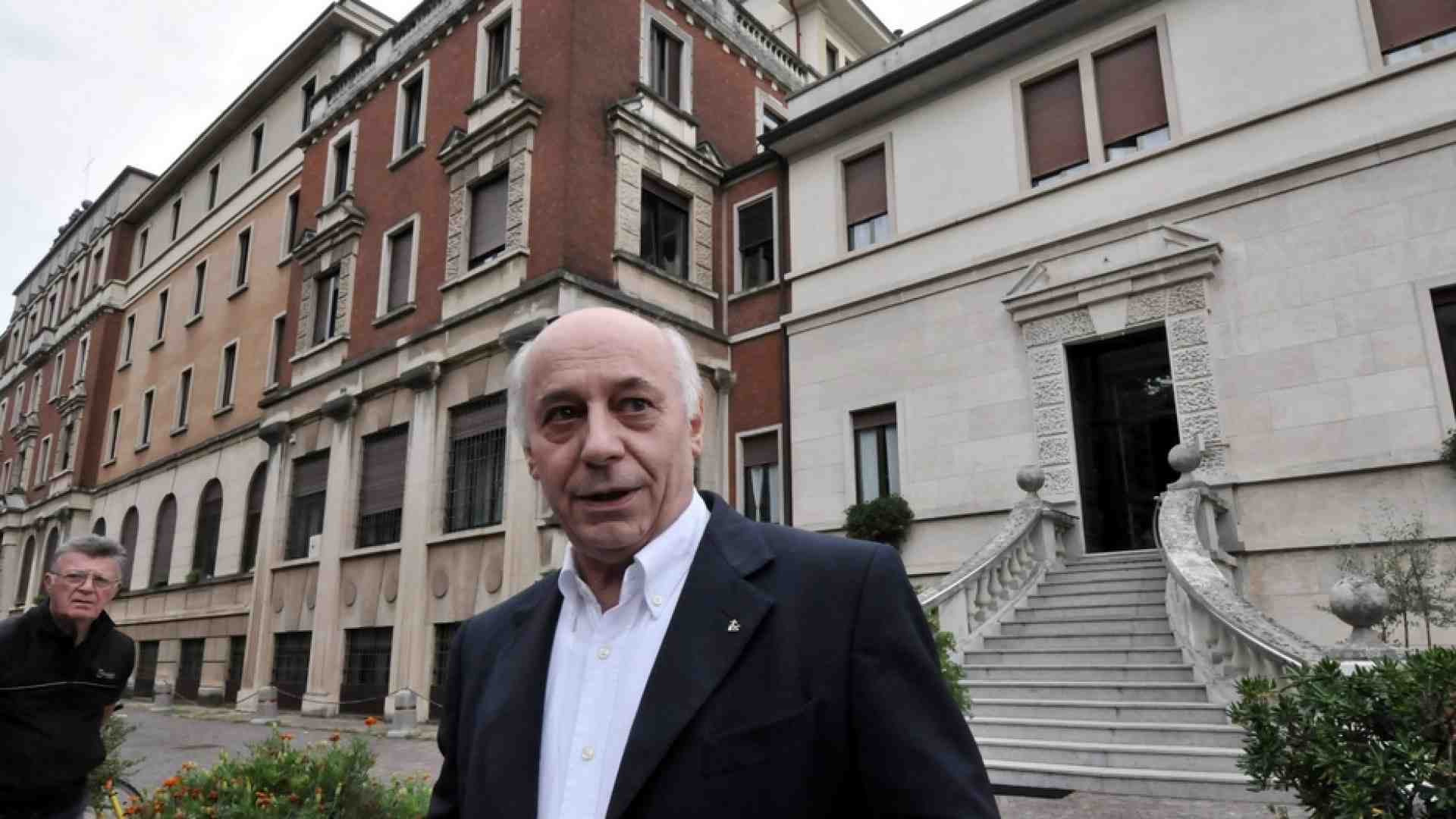 Immagine di Padre Bosatra e il cardinale Martini: «Il nostro dialogo sulla morte»
