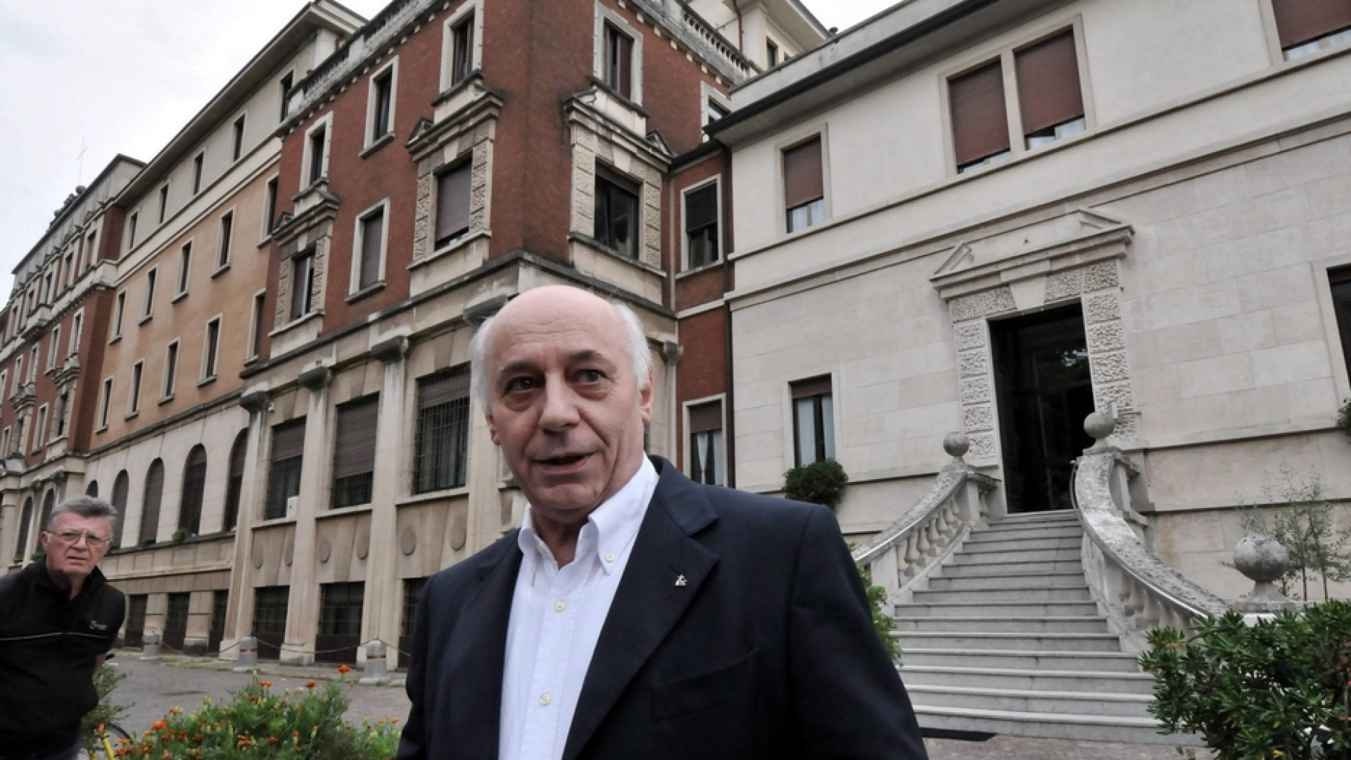 Immagine di Padre Bosatra e il cardinale Martini: «Il nostro dialogo sulla morte»
