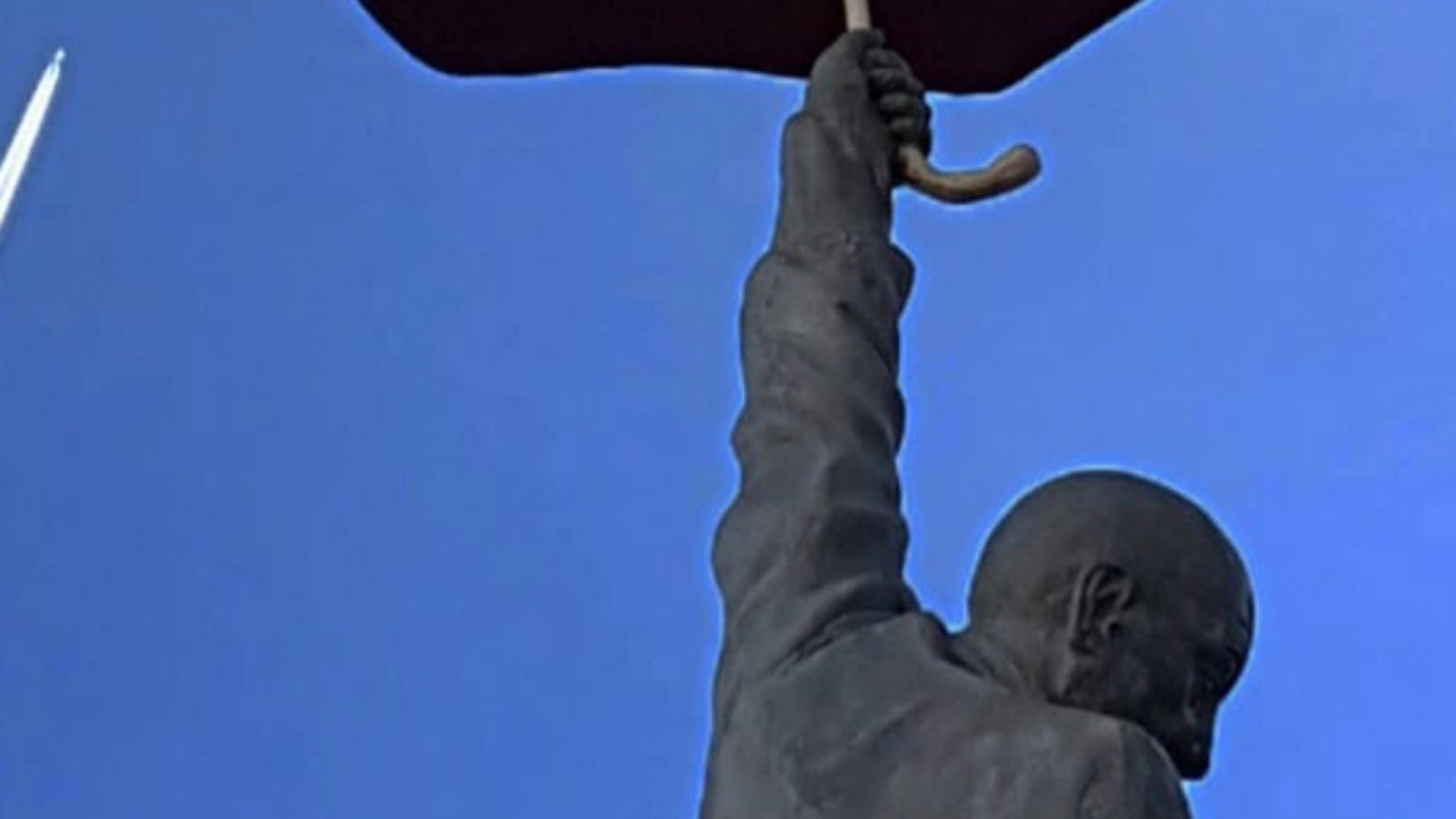 Immagine di Libro, foto e due corti per “Cieli affollati”