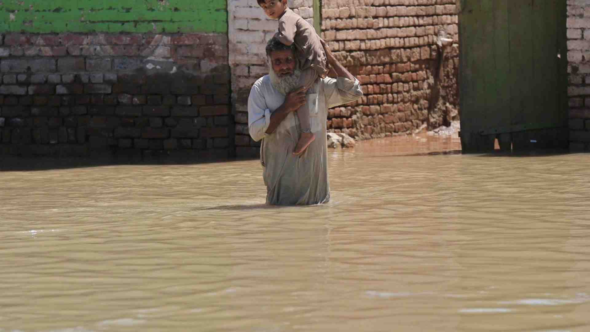 Immagine di Alluvioni in Pakistan, strage dei bimbi: è minorenne un terzo dei 1.200 morti