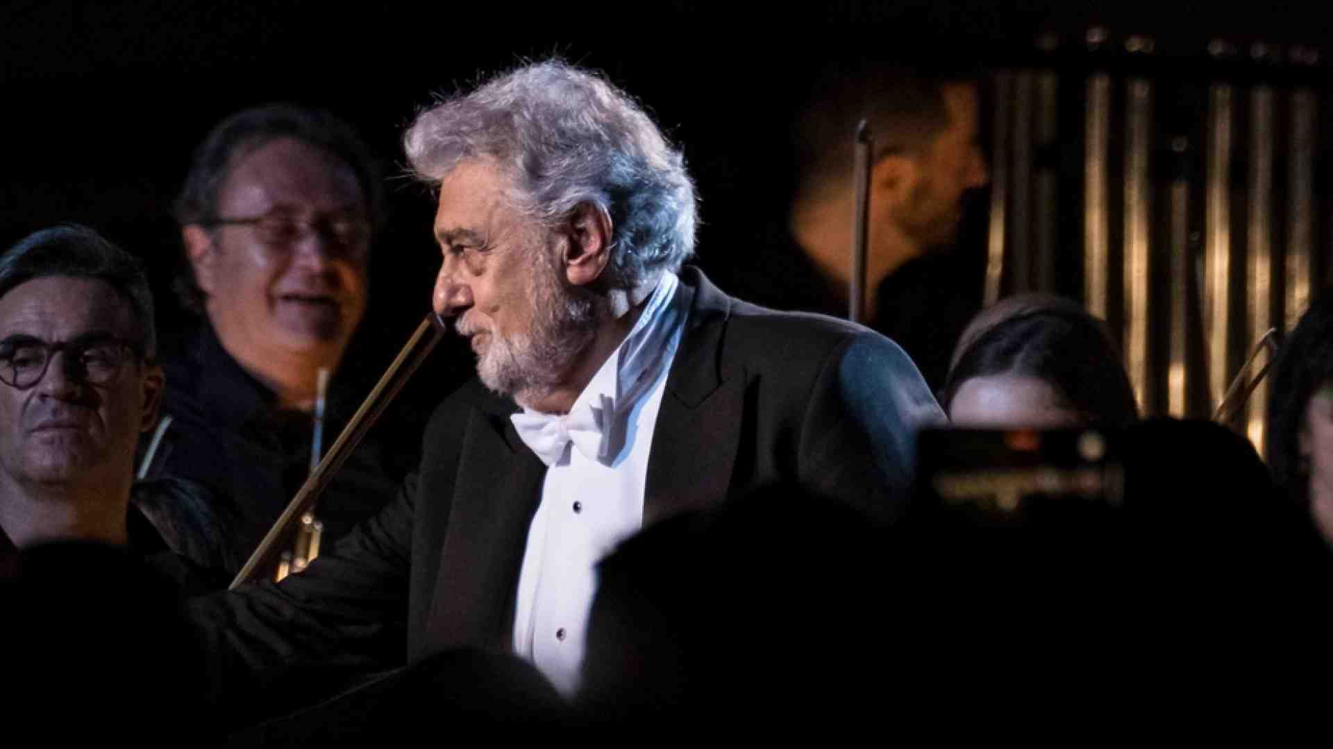 Immagine di Placido Domingo scrive una lettera all'Arena: «Chiedo scusa»