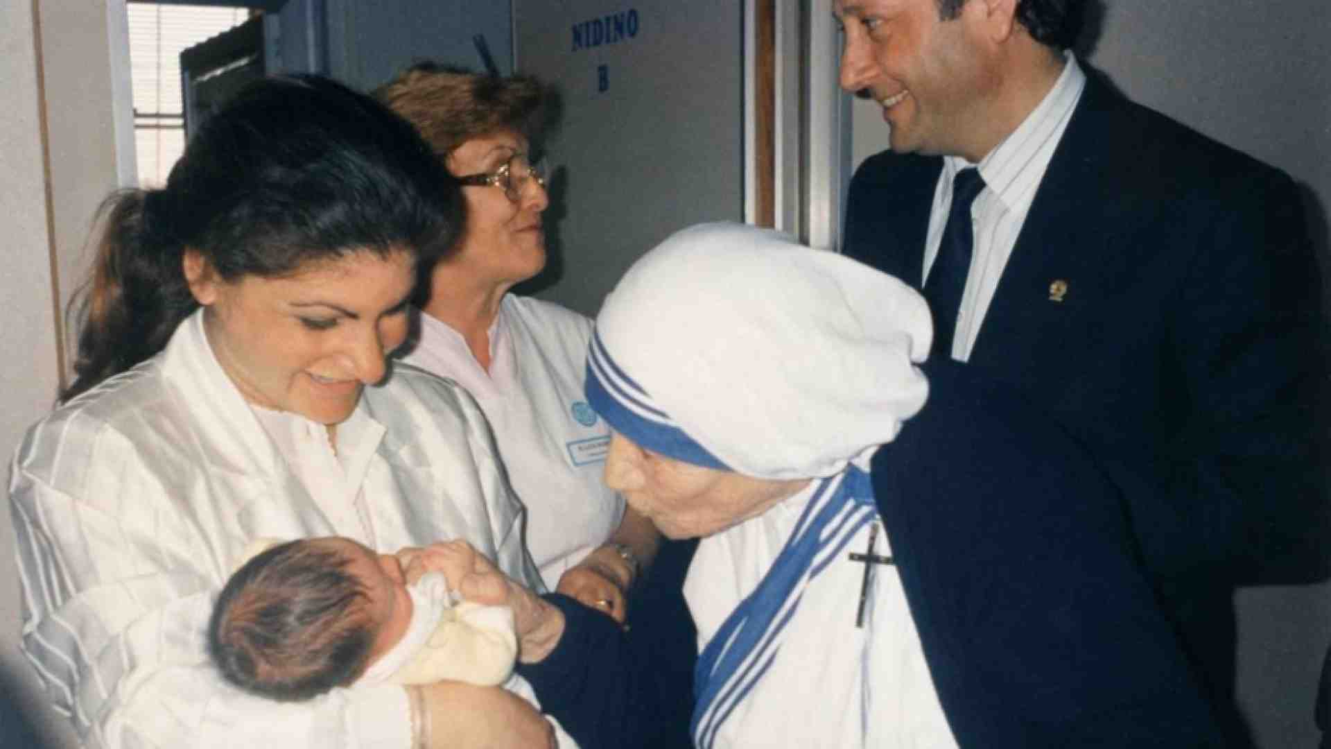 Immagine di Madre Teresa e il “suo” hospice a Roma per i neonati in difficoltà
