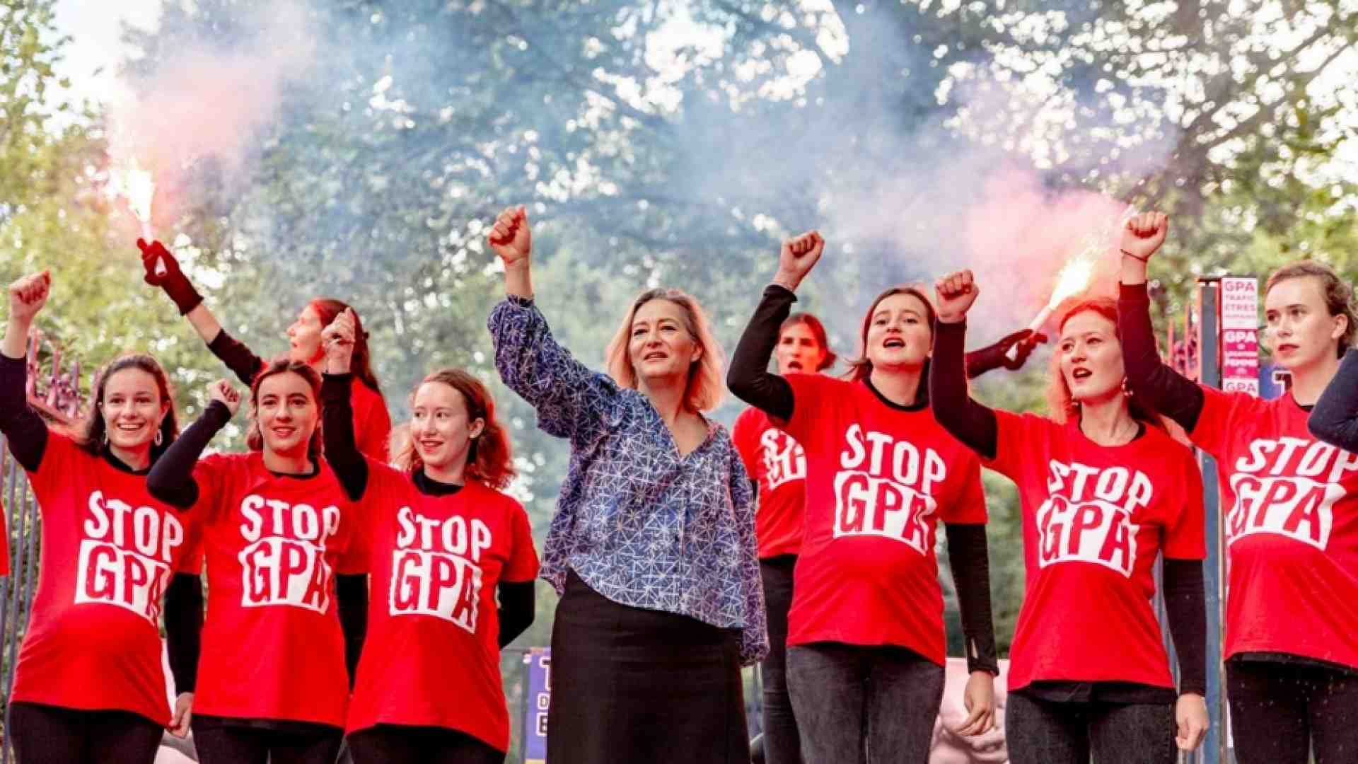 Immagine di A Parigi l'«utero in affitto» non trova più il suo stand