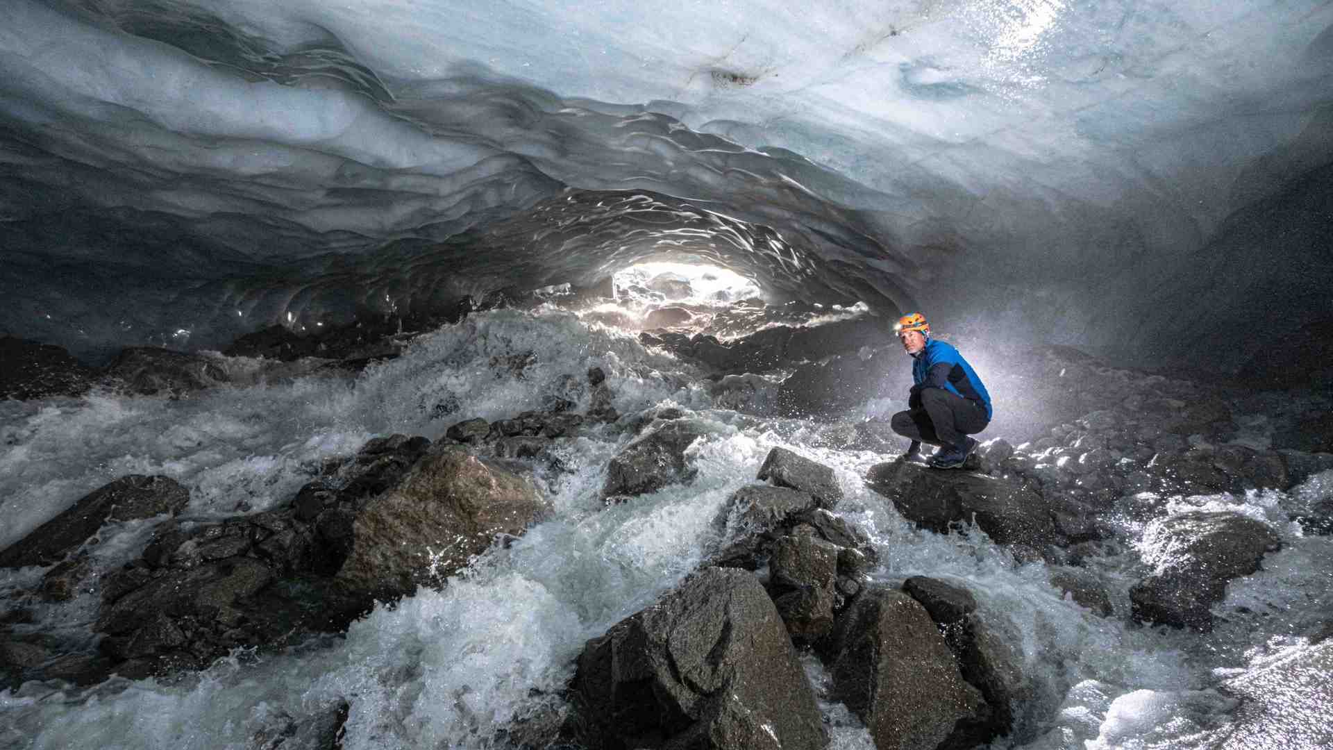 Immagine di L'astronauta che vede le piaghe del pianeta Terra