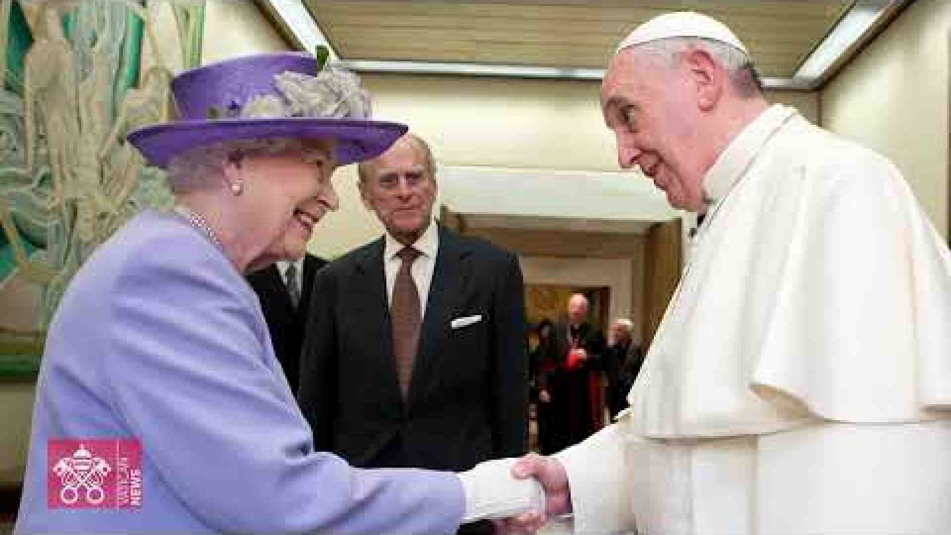 Immagine di Elisabetta II, la regina che conobbe cinque Papi