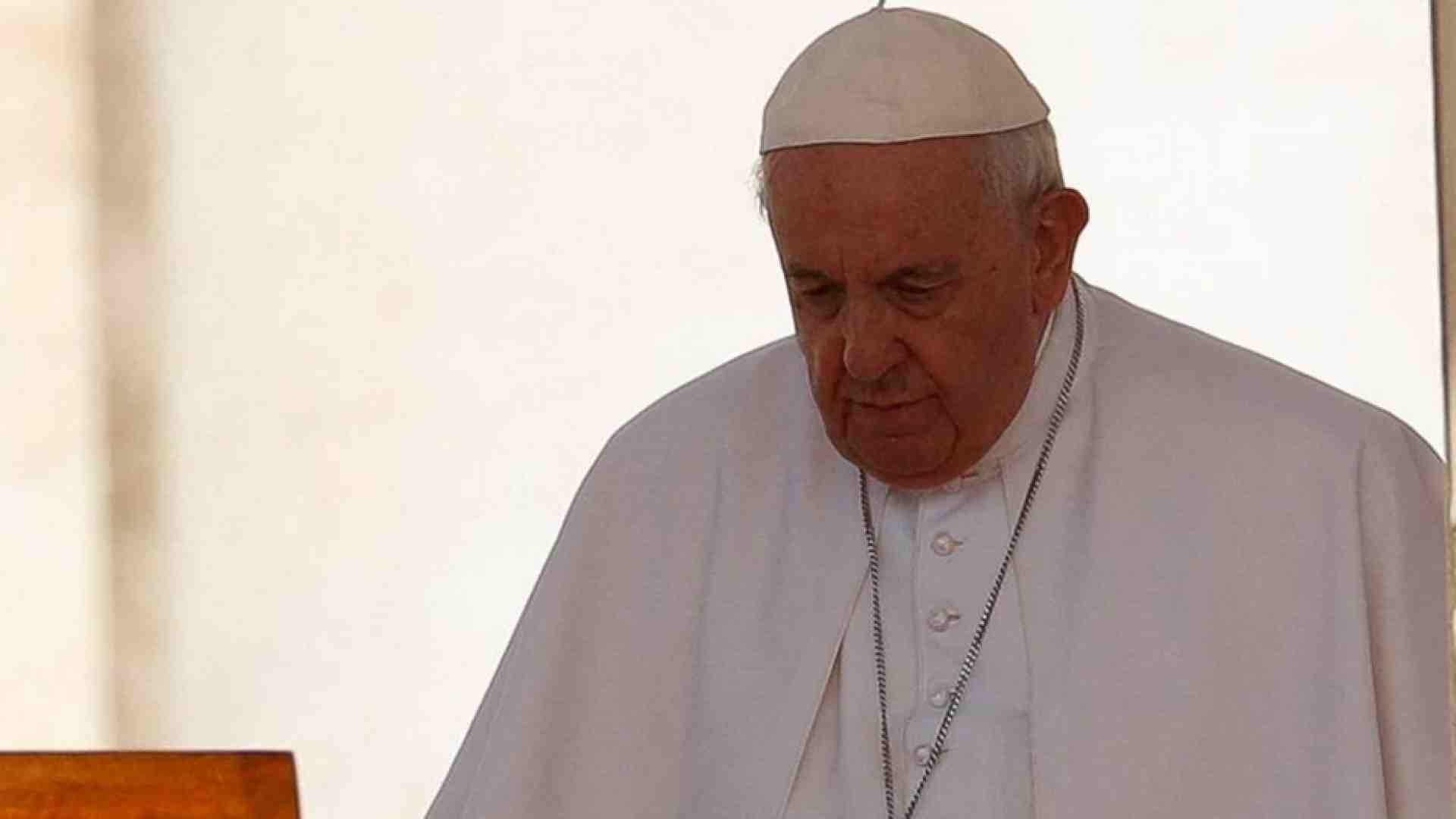 Immagine di Il Papa: viviamo terza guerra mondiale, va scongiurato pericolo dell'atomica
