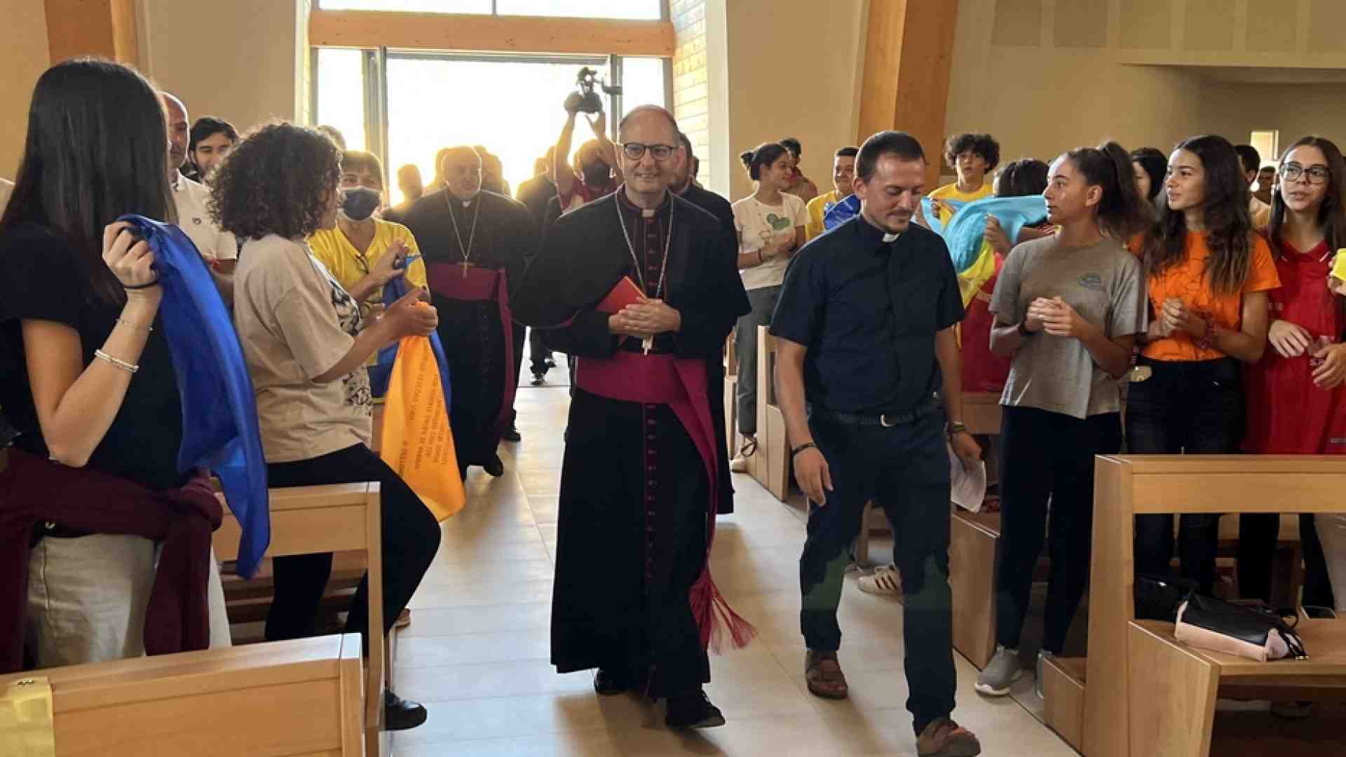 Immagine di L’arcivescovo Maffeis abbraccia Perugia. «Non manchi mai un lavoro dignitoso»