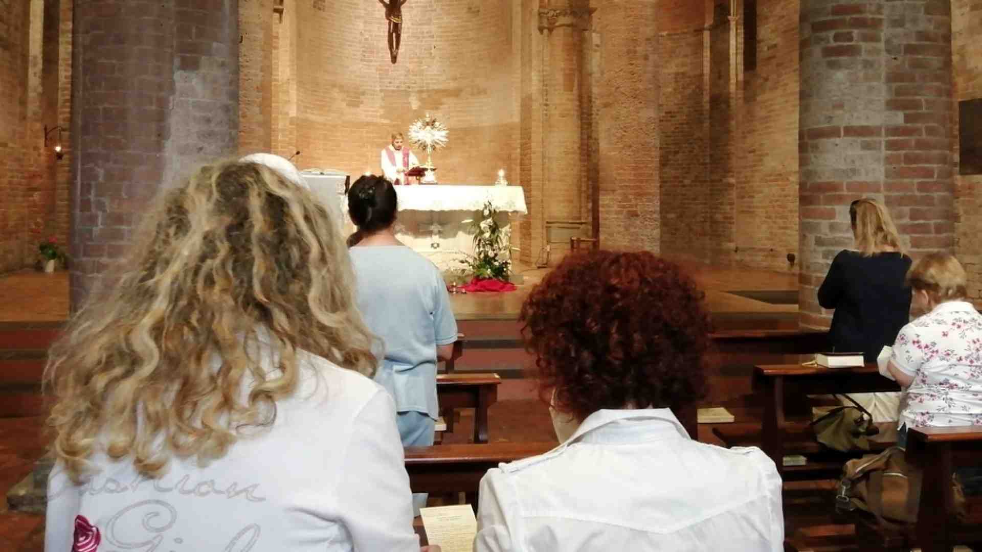 Immagine di La pace si costruisce «in ginocchio». Così la preghiera ha unito l'Europa