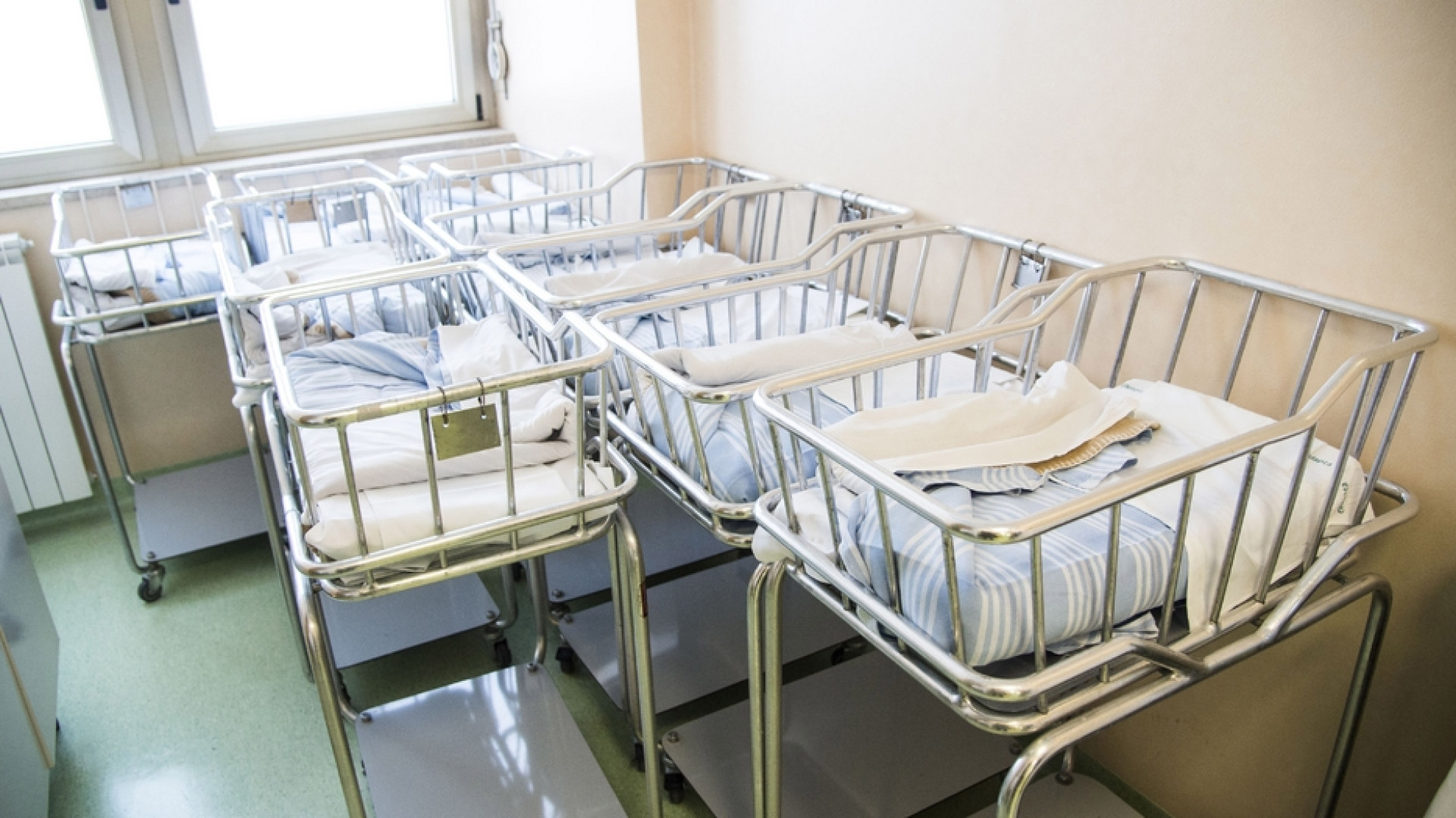 Immagine di Demografo: «Culle vuote? Tassiamo chi non vuole avere figli»