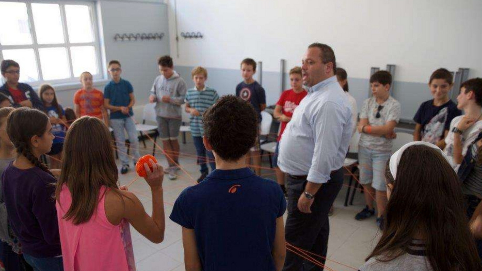Immagine di In ascolto dei ragazzi (col Lego). Educare al cellulare si può: ecco come