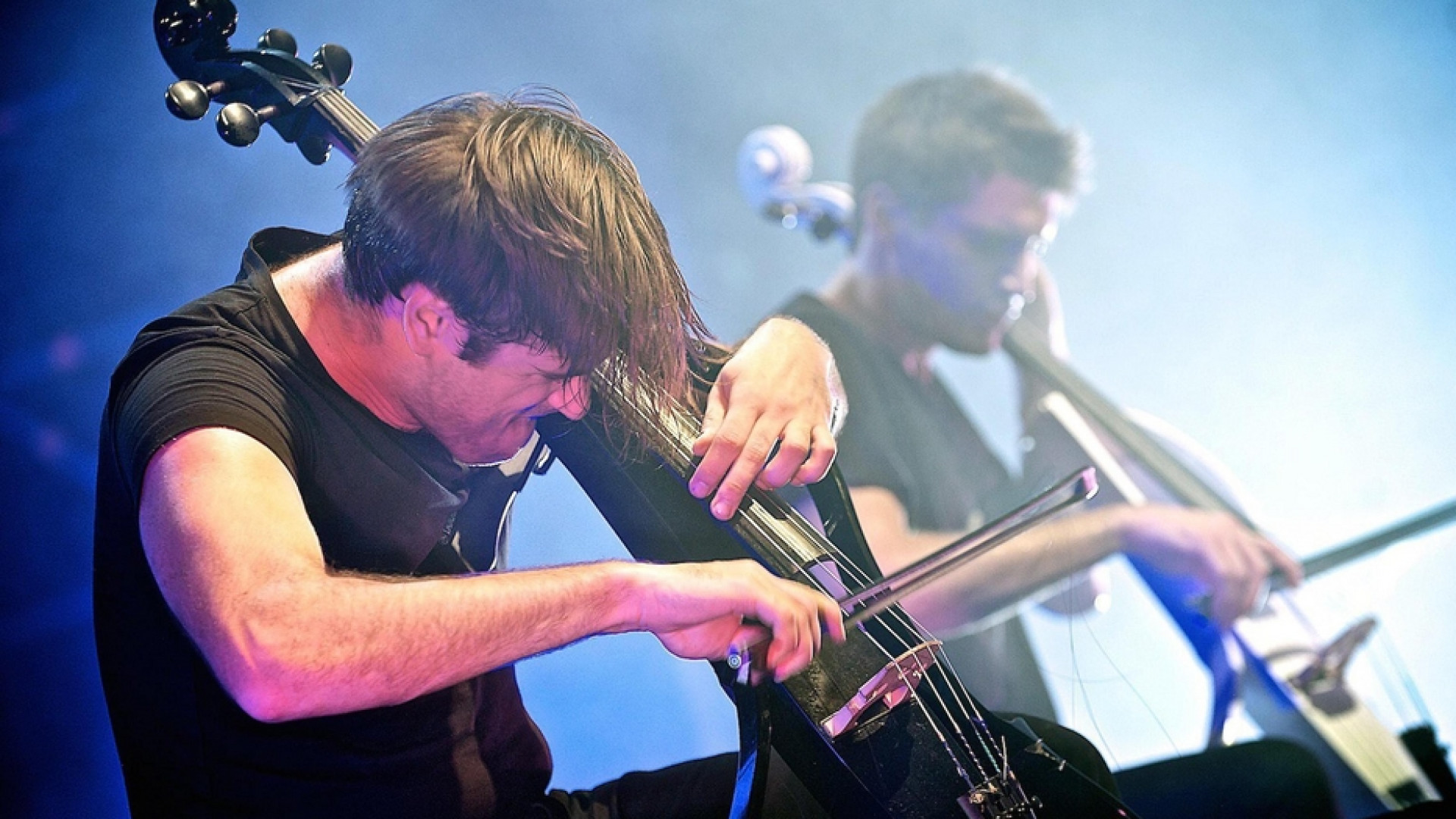 Immagine di Hauser tra il nuovo album solista e il concerto dei 2Cellos all'Arena