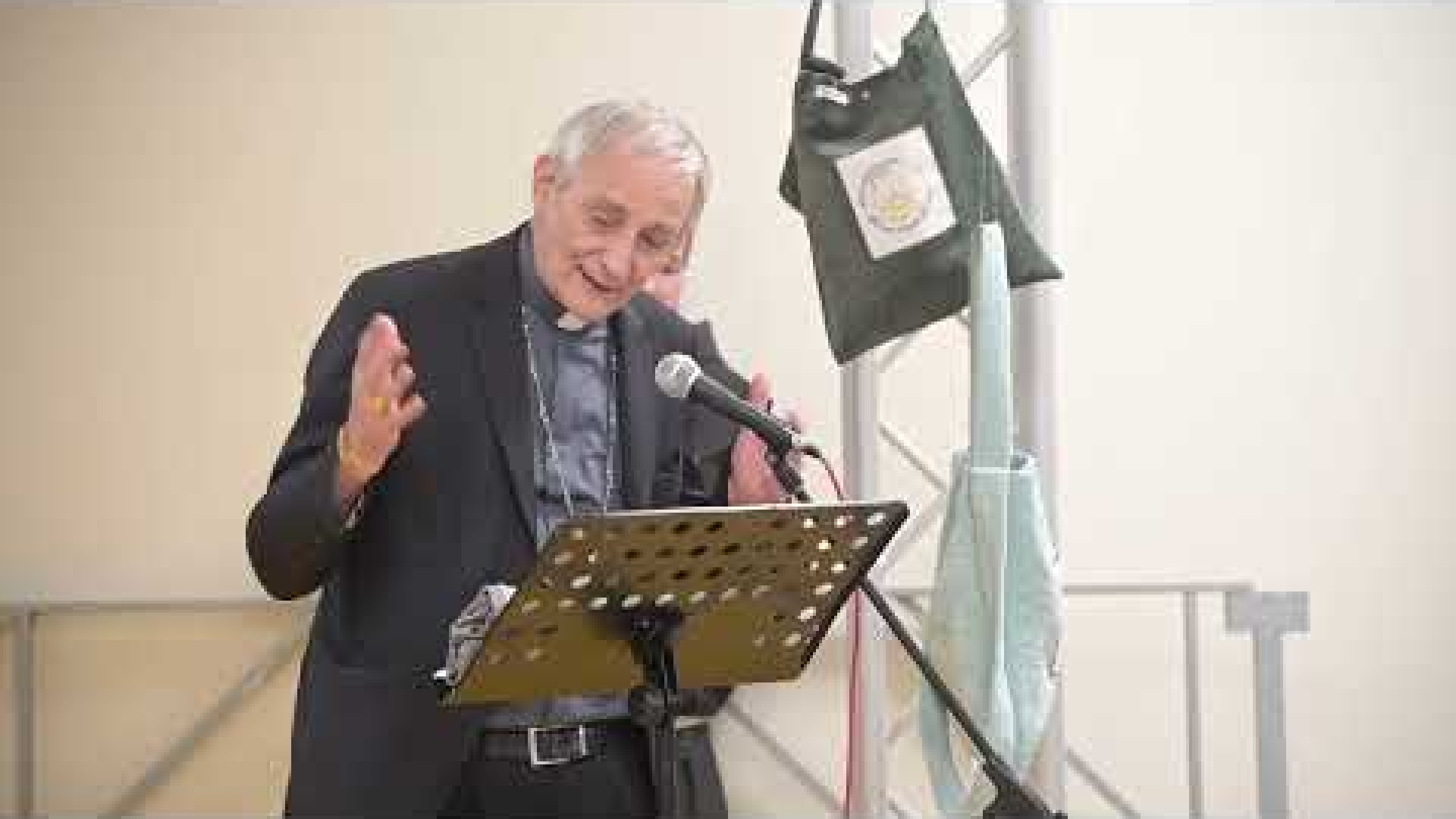Immagine di Il cardinale Zuppi in visita al carcere di Matera / VIDEO