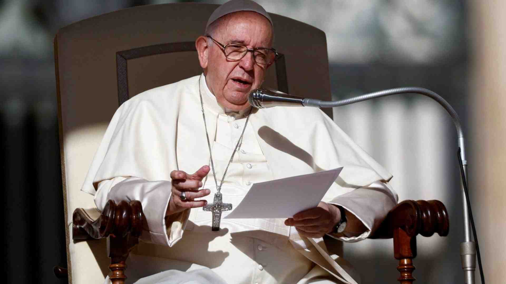 Immagine di Il Papa: la guerra porta alcuni a pensare alle armi nucleari, è pazzia