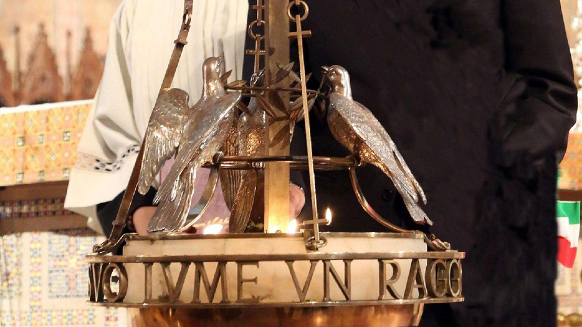 Immagine di I nomi delle vittime del Covid ad Assisi con san Francesco