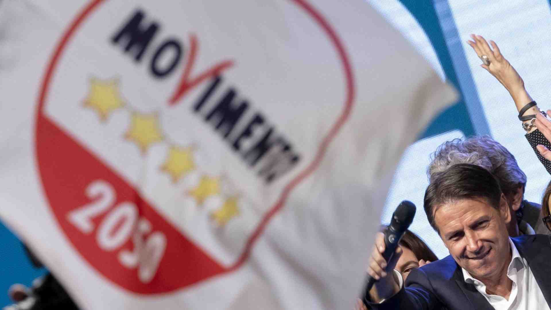 Immagine di Conte: «Pace, sì a una piazza senza bandiere. Sul Rdc linciaggio dei poveri»