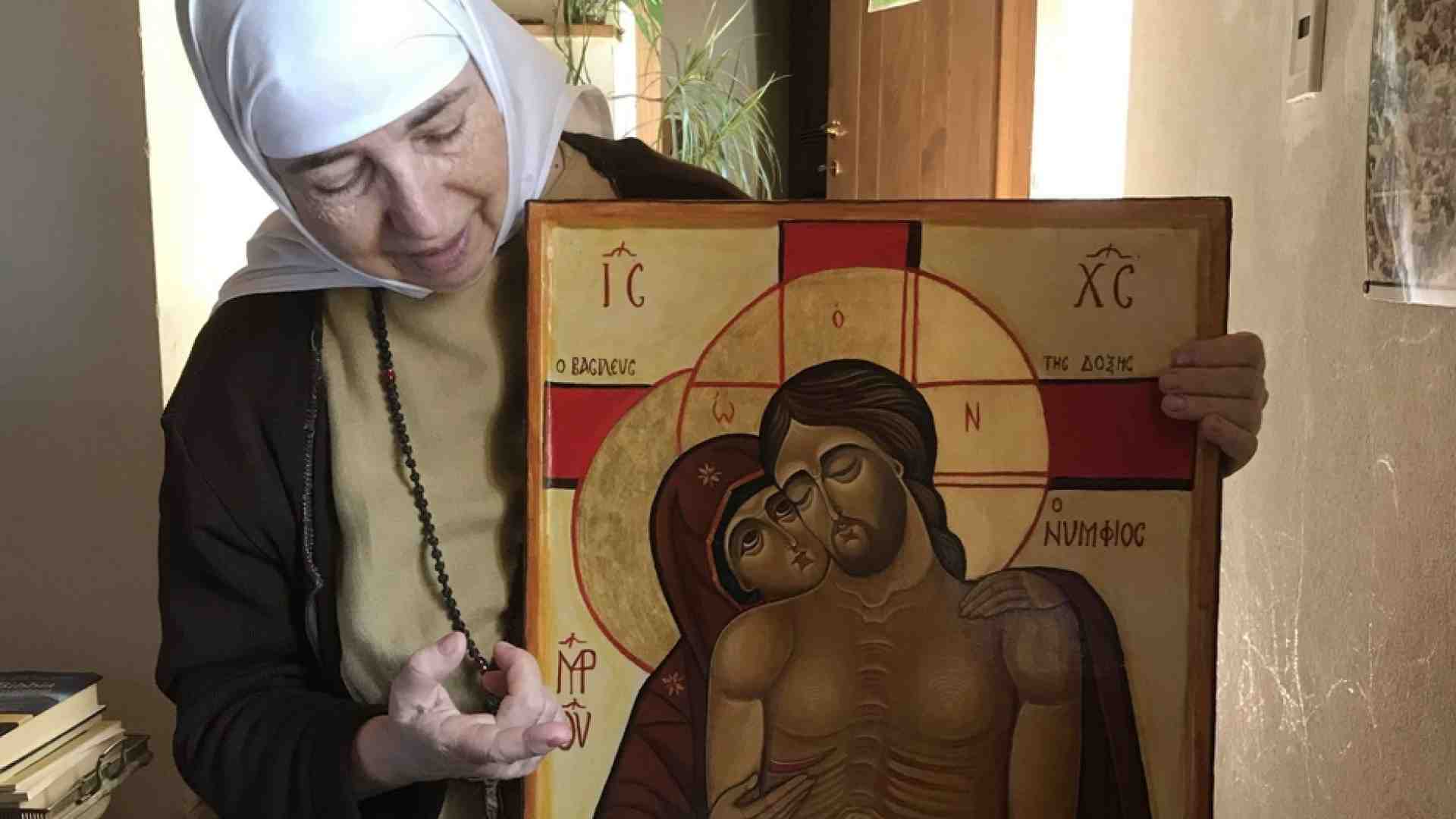 Immagine di Mirella Muià ed Empedocle come simbolo per chi cerca Dio