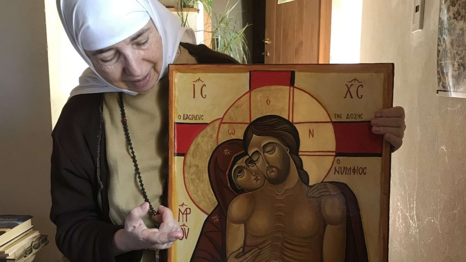 Immagine di Mirella Muià ed Empedocle come simbolo per chi cerca Dio