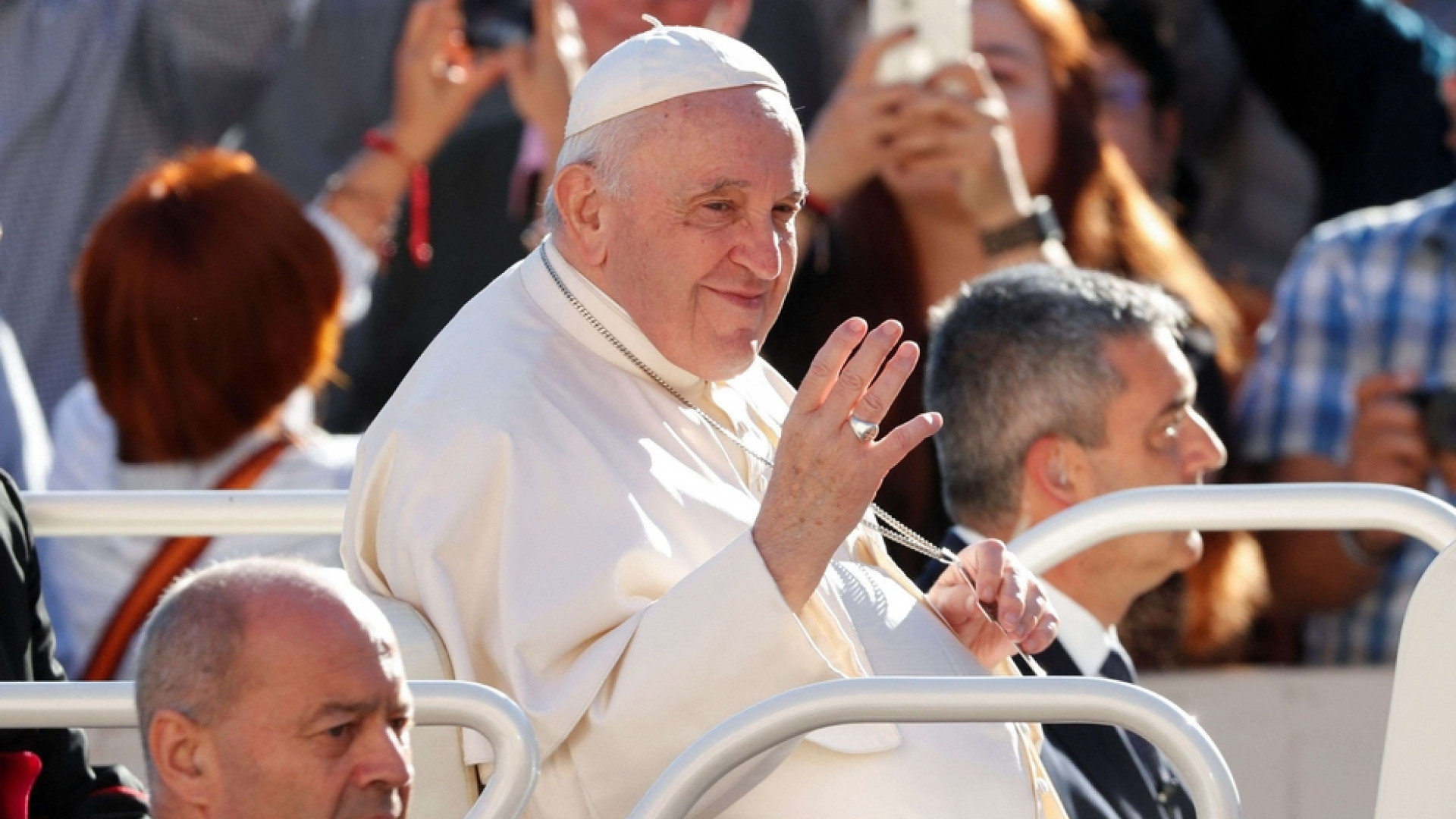 Immagine di Papa Francesco: conoscere se stessi è disattivare il pilota automatico
