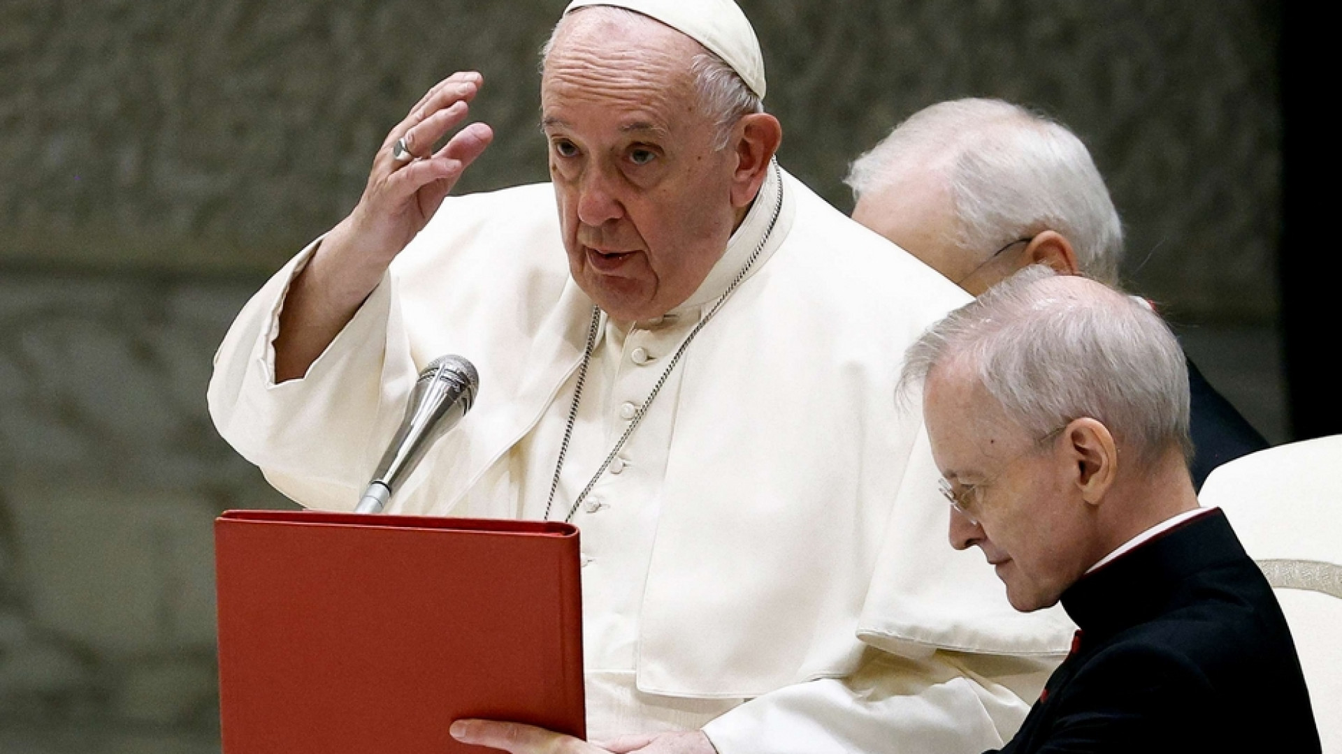 Immagine di Il Papa: l’altro è fratello prima che cliente