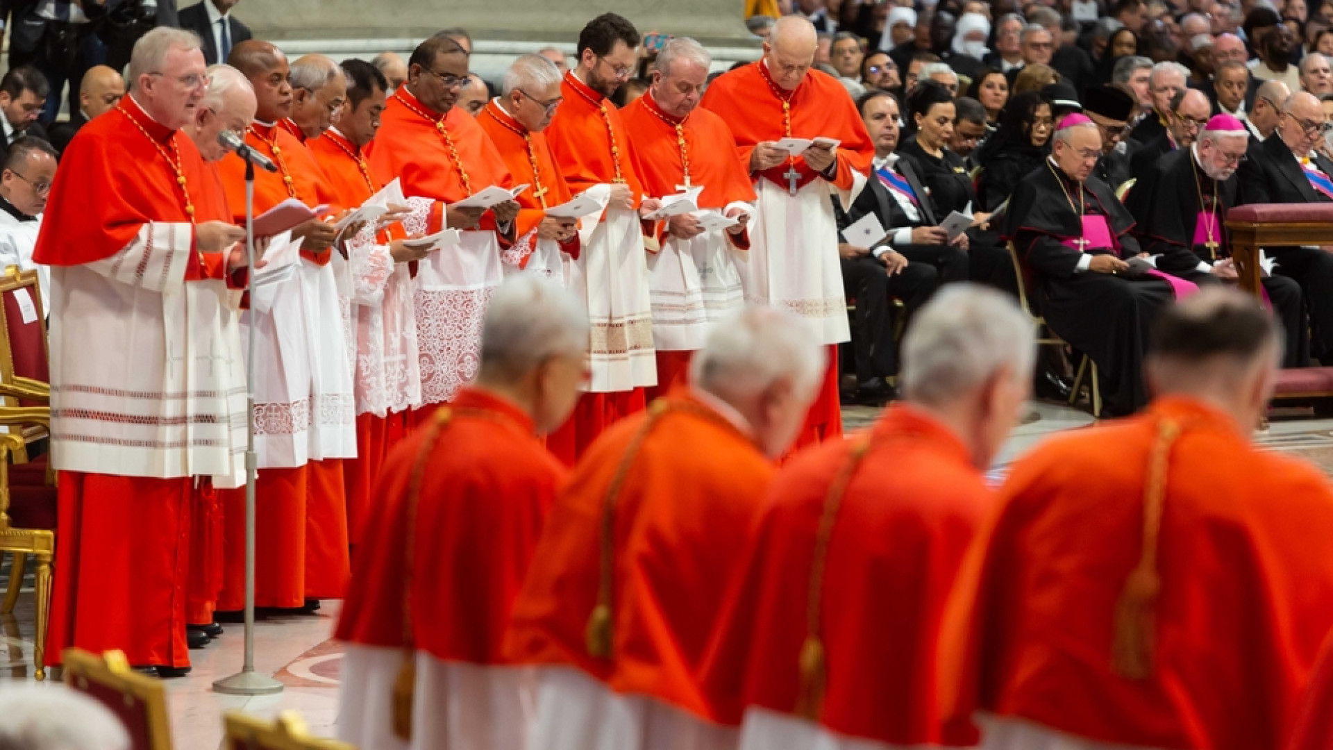Immagine di Papa Francesco assegna gli incarichi ai nuovi cardinali