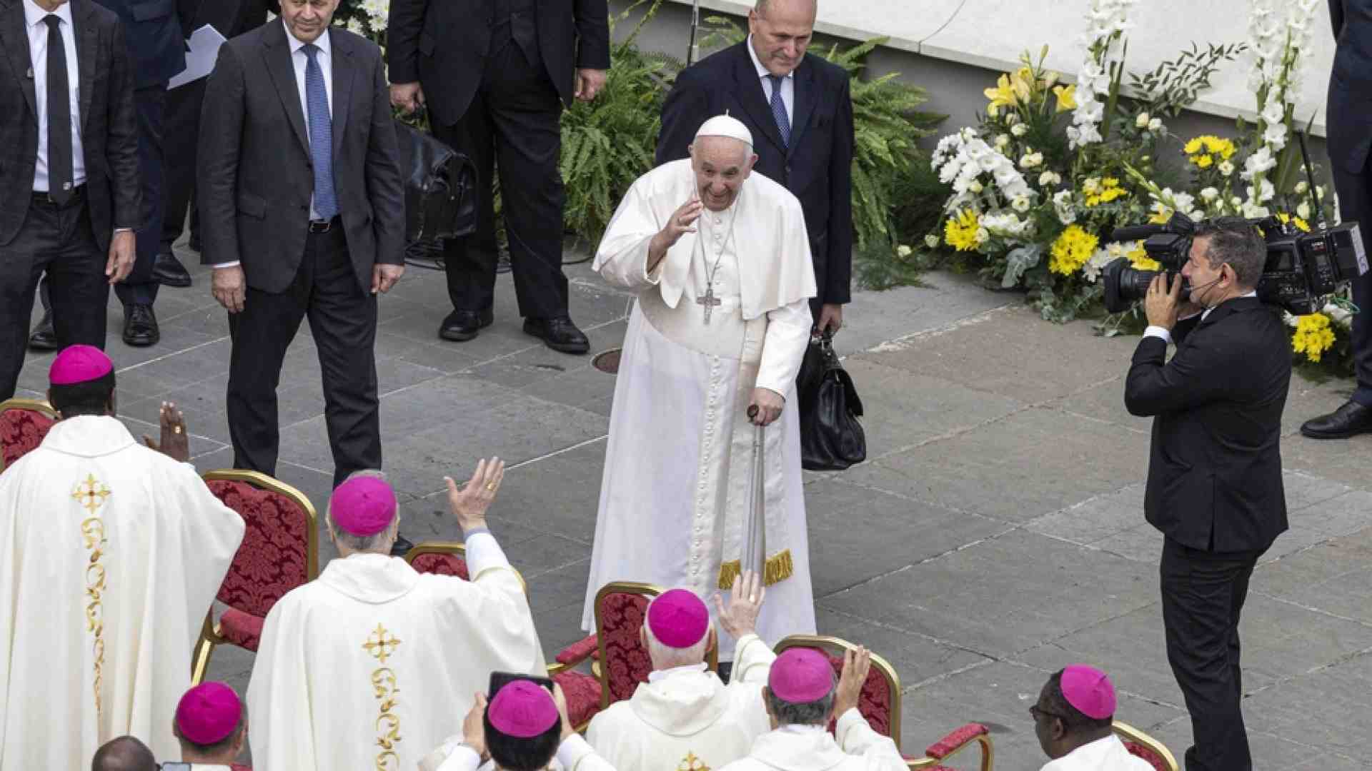 Immagine di Il Papa: camminare insieme, l'esclusione dei migranti è criminale