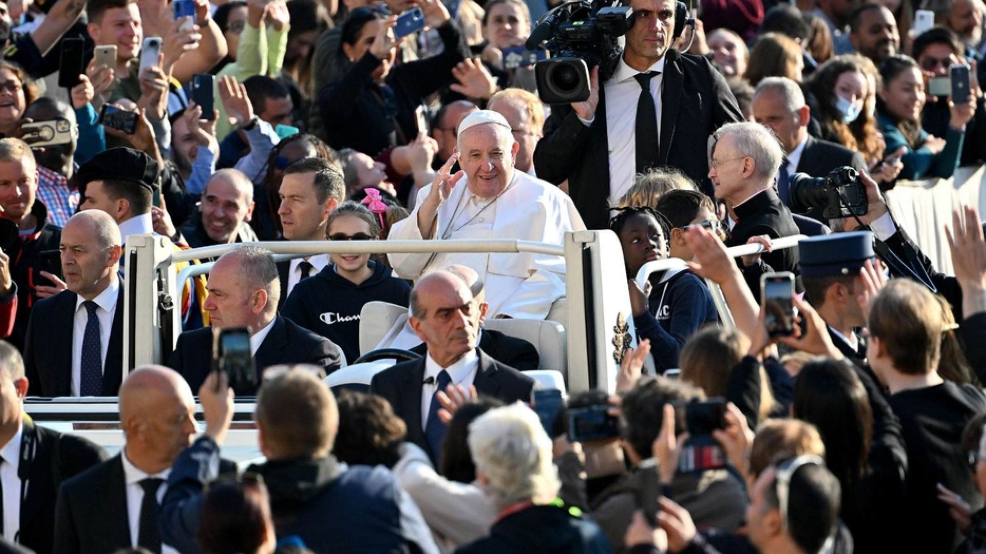 Immagine di Papa Francesco: porto dentro di me il dolore del popolo ucraino