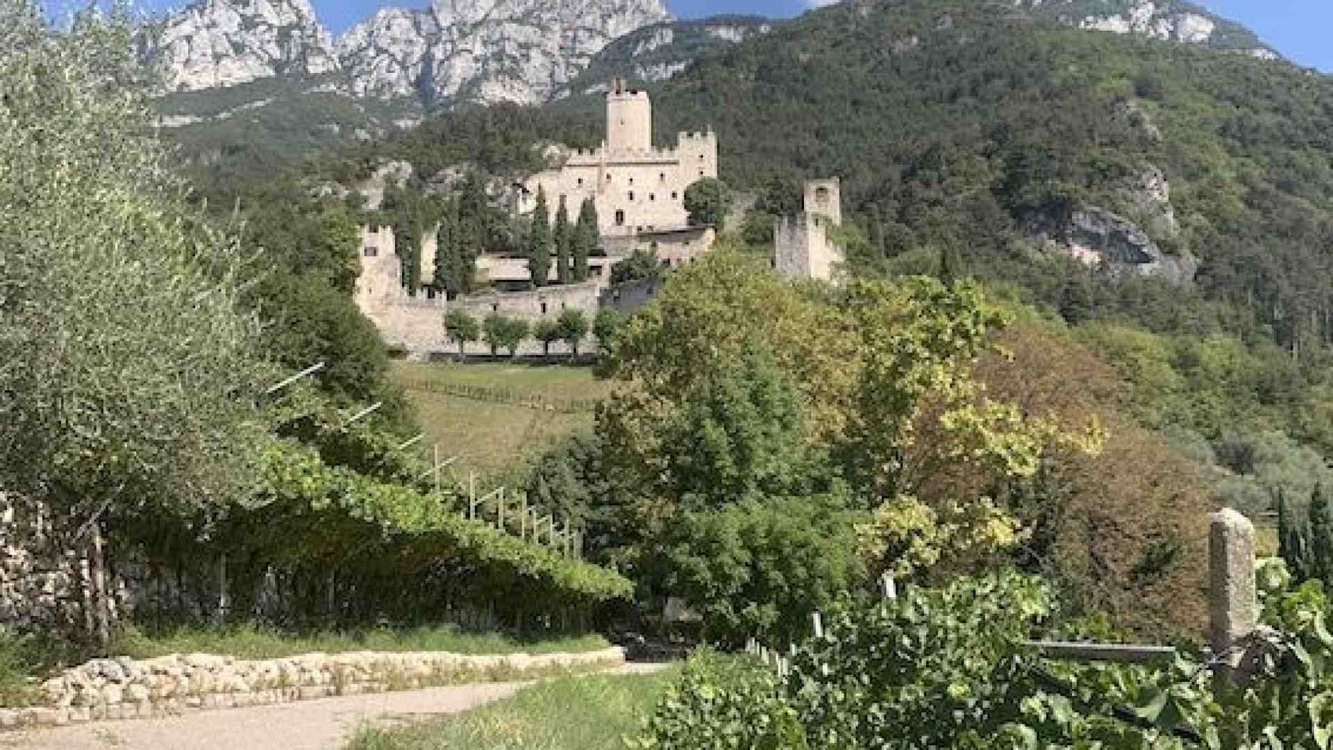 Immagine di Avio, terra di confine dalle reminiscenze veronesi lungo l’Adige stretto tra le montagne