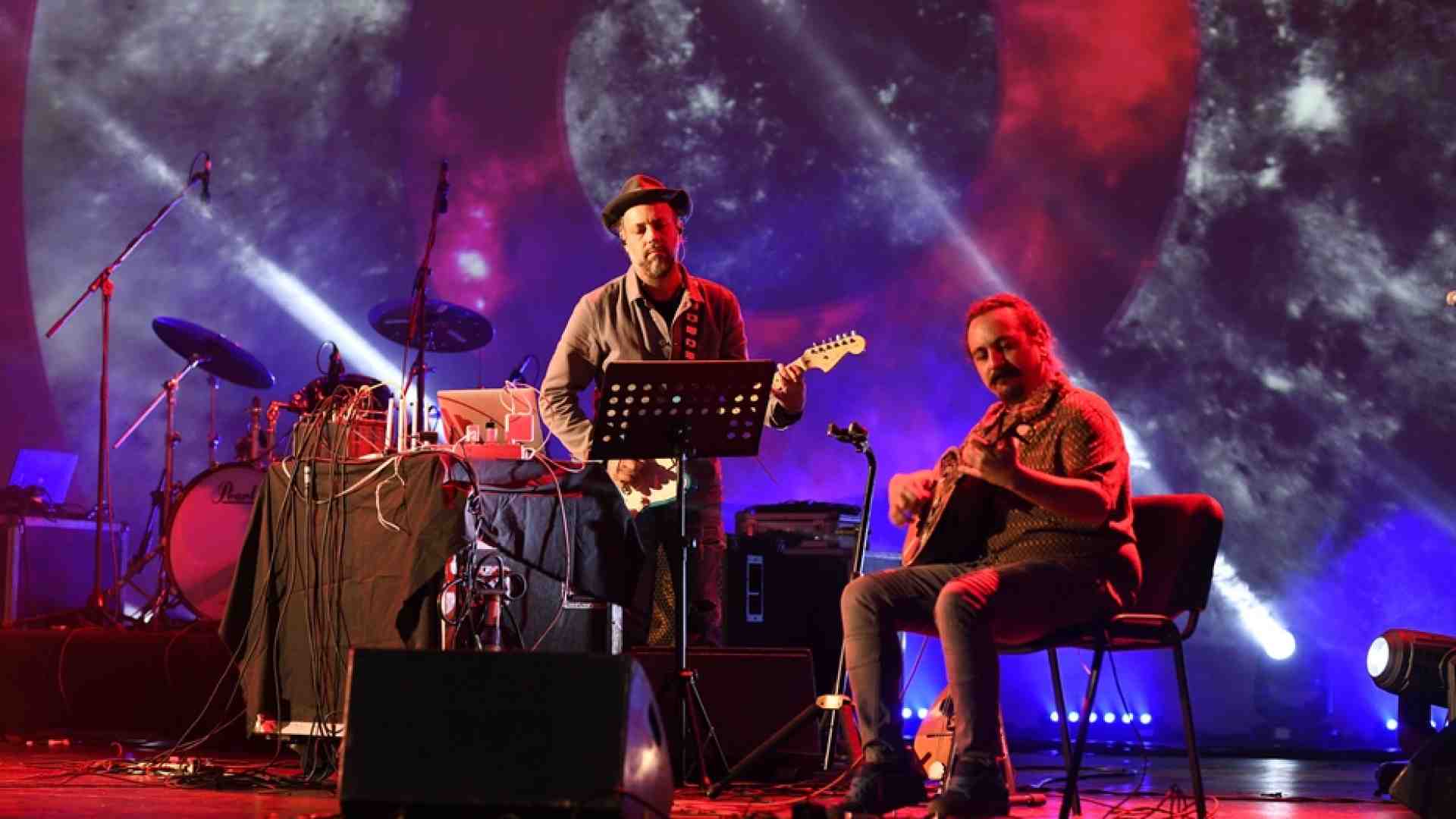 Immagine di Premio Andrea Parodi, vince la musica del popolo