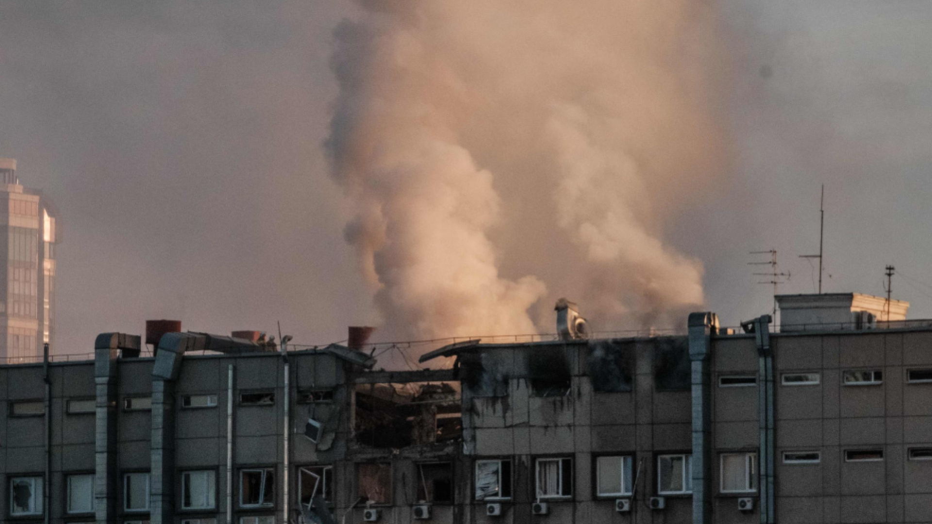 Immagine di Raid su Kiev. Allarme aereo su tutta l'Ucraina. Morto foreign fighter italiano