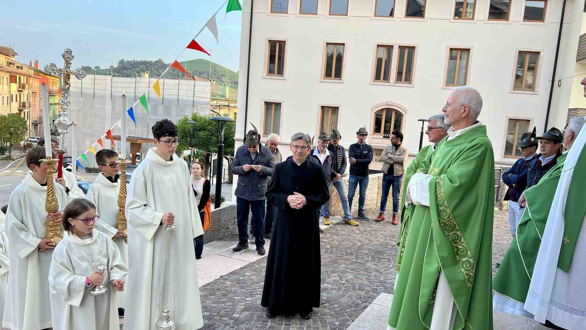 Immagine di L'arrivo di don Bacco: prete col sorriso e le maniere gentili