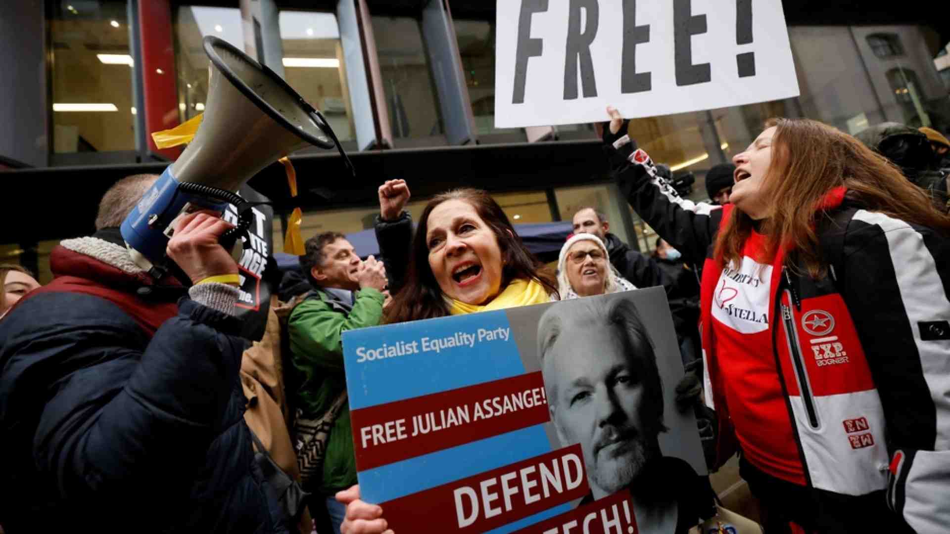 Immagine di "La mia voce per la libertà di Juliane Assange"