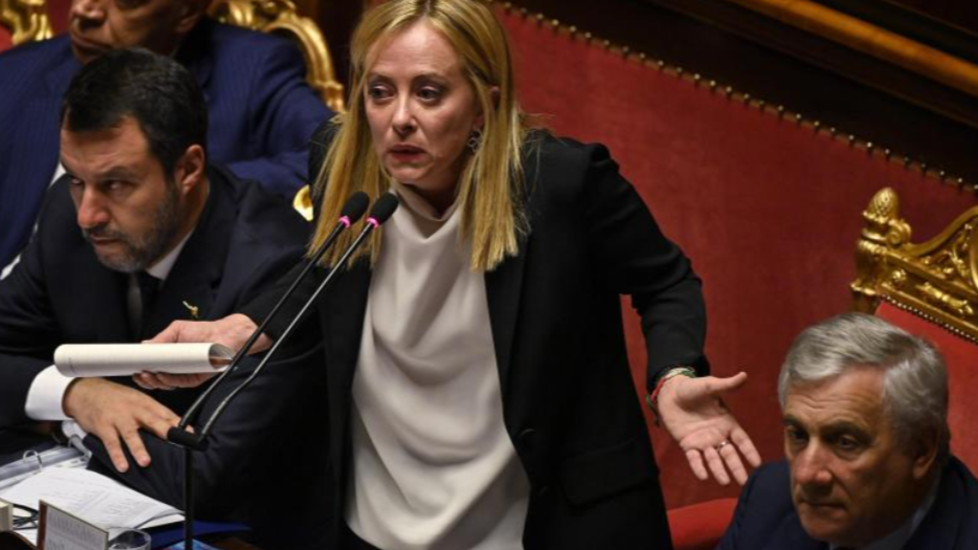 Immagine di Si parte: il contante a 10mila euro. Meloni: tetto penalizza i più poveri