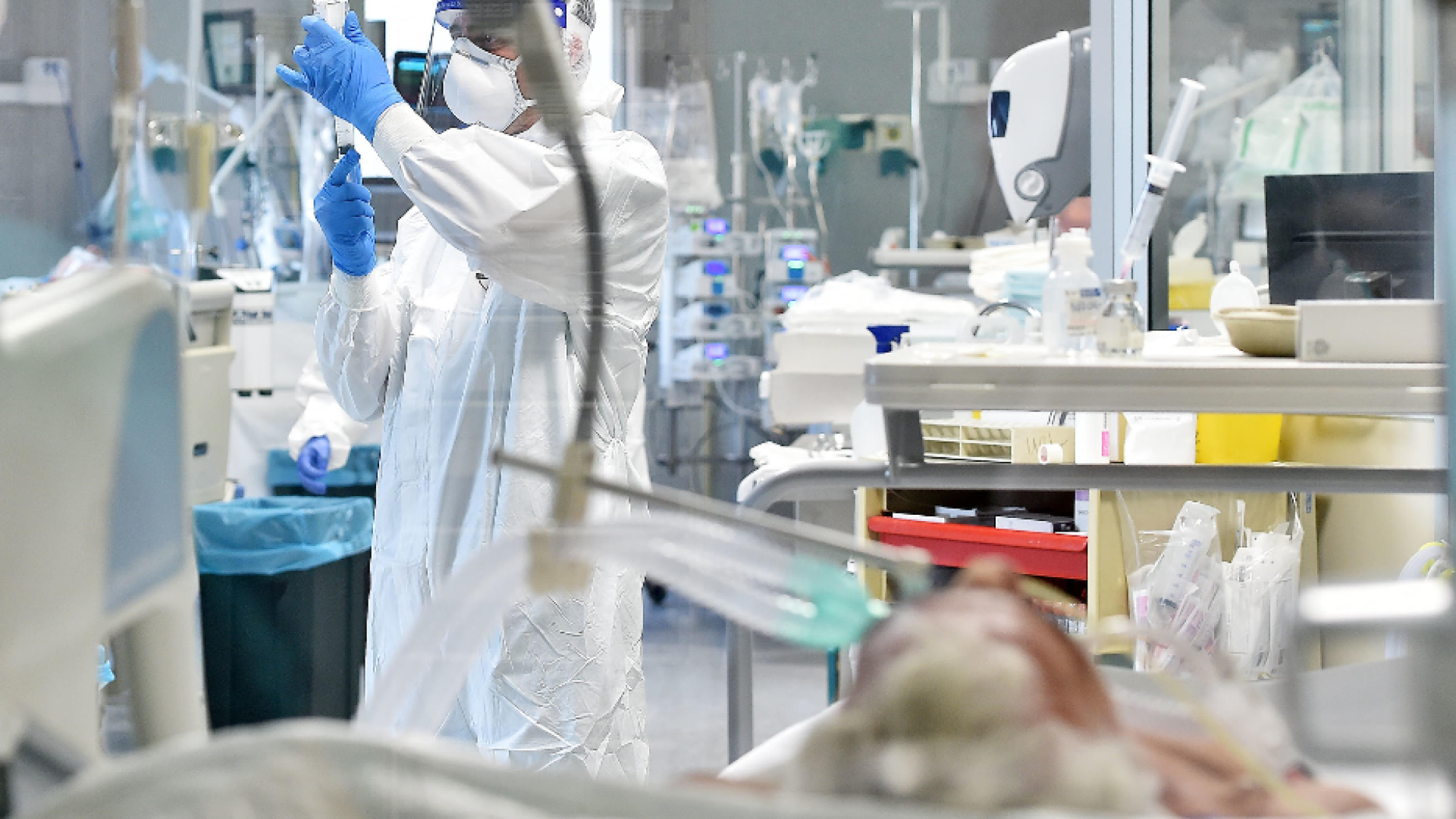 Immagine di Il ministro: bollettino settimanale e reintegro dei sanitari non vaccinati