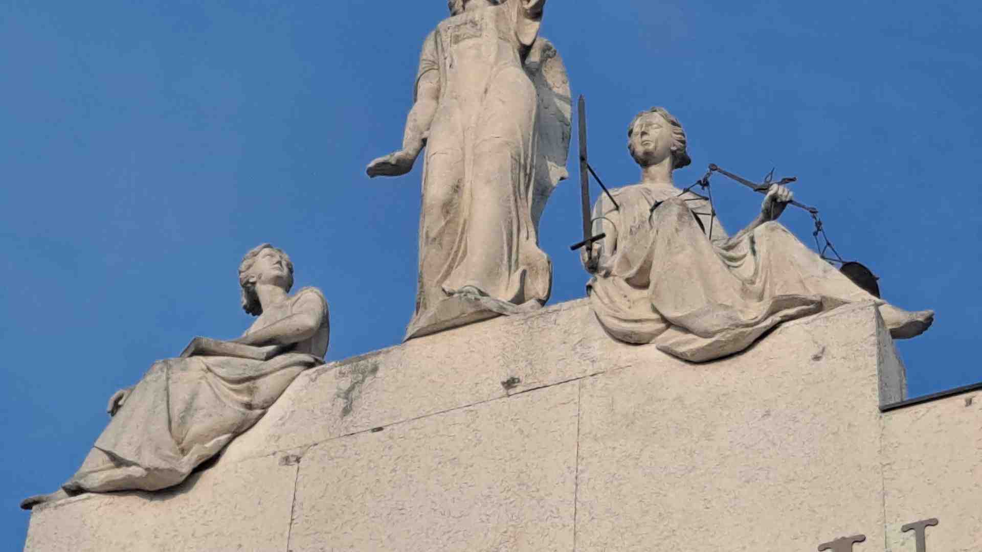Immagine di Ognissanti e Commemorazione dei defunti: le celebrazioni nei cimiteri cittadini