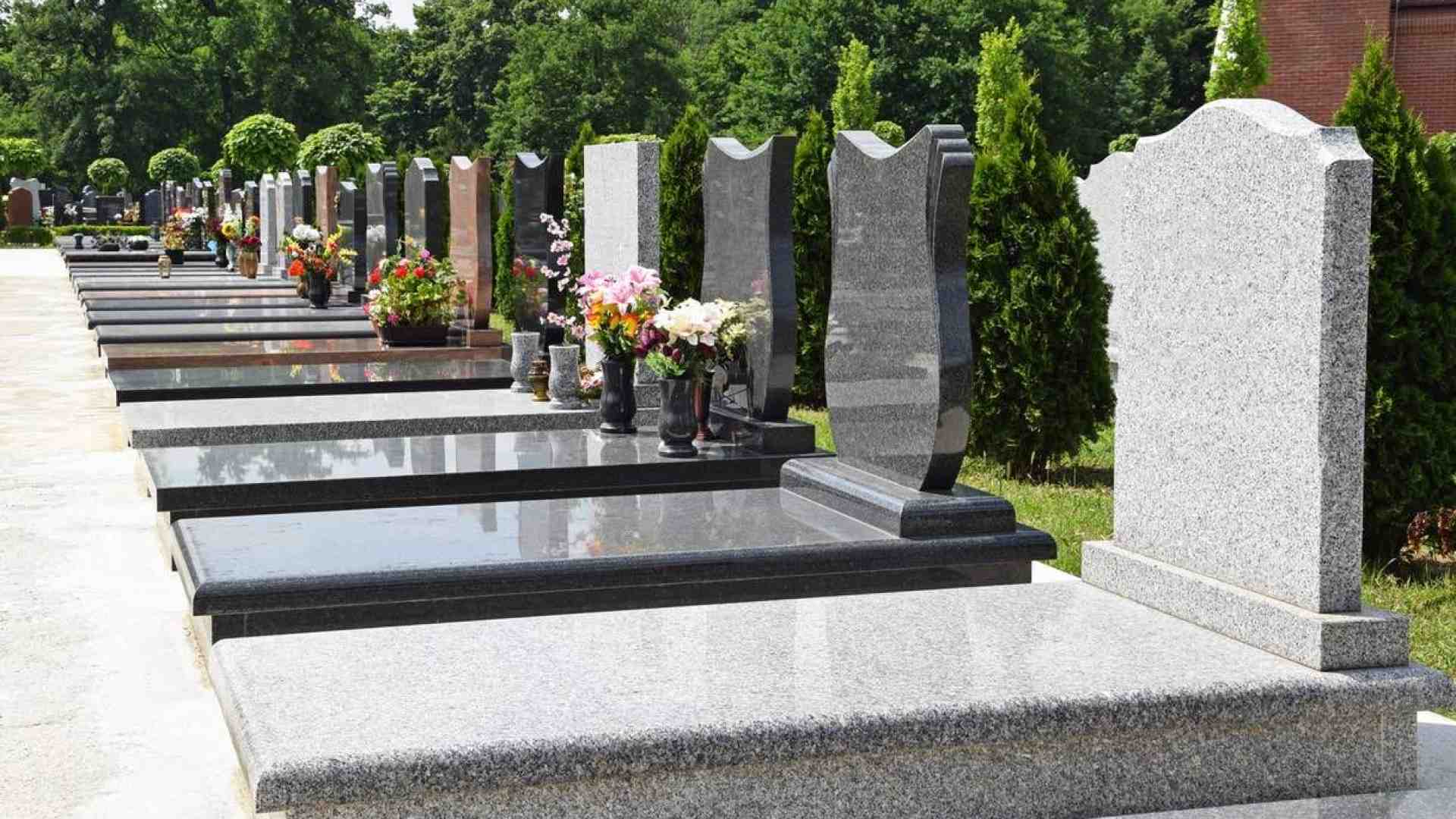 Immagine di Seppelliamo i morti perché siamo umani anche se ci stiamo dimenticando della morte