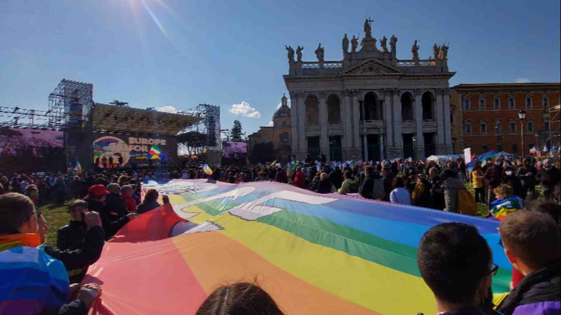 Immagine di Ore 12, l'Italia in cammino per la pace. Ecco cosa c'è da sapere