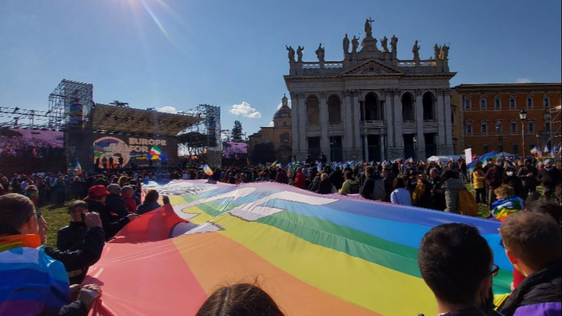 Immagine di Ore 12, l'Italia in cammino per la pace. Ecco cosa c'è da sapere