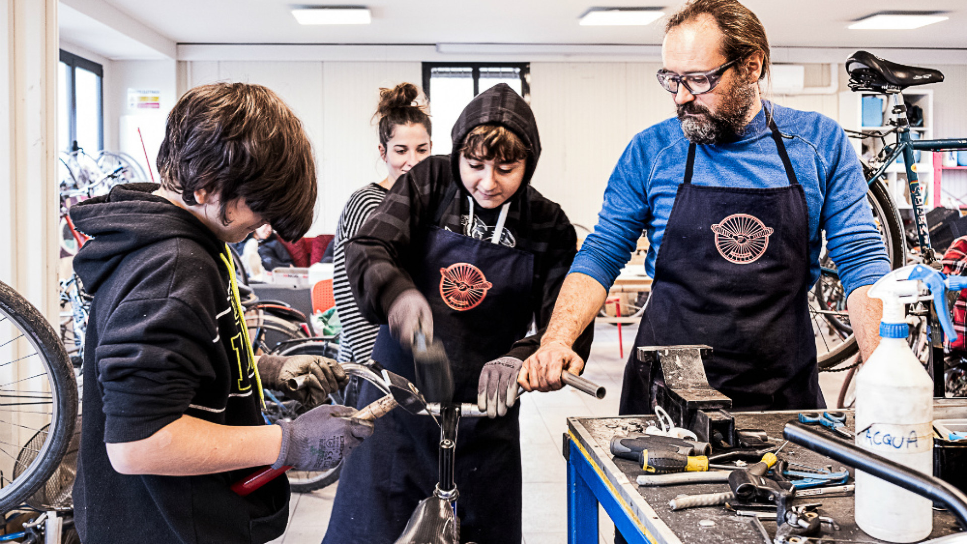 Immagine di Un'officina per "autoripararsi", l'esperienza di Gare des Gars