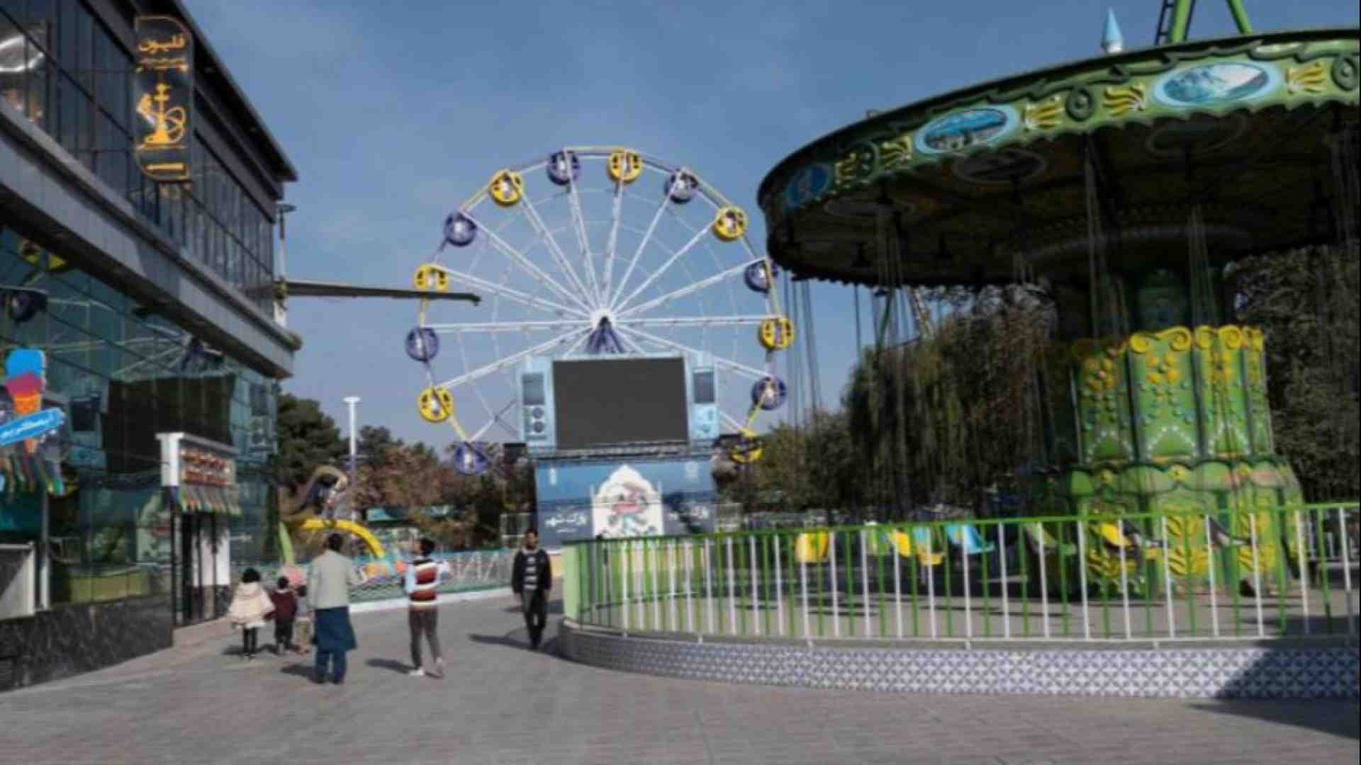 Immagine di Taleban, parchi e luna park vietati alle donne