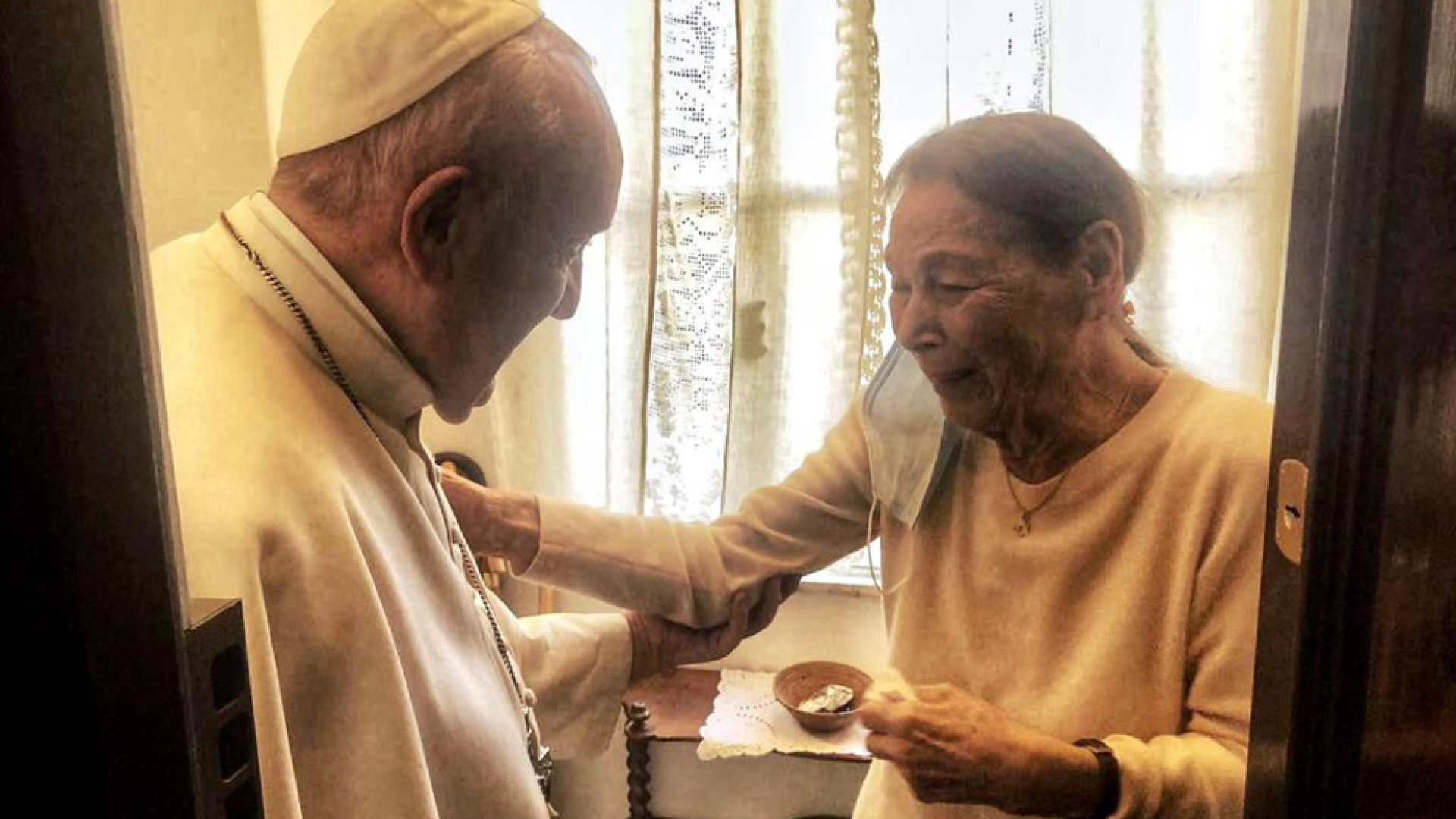 Immagine di Francesco e la poetessa Bruck, un'amicizia oltre il buio della storia