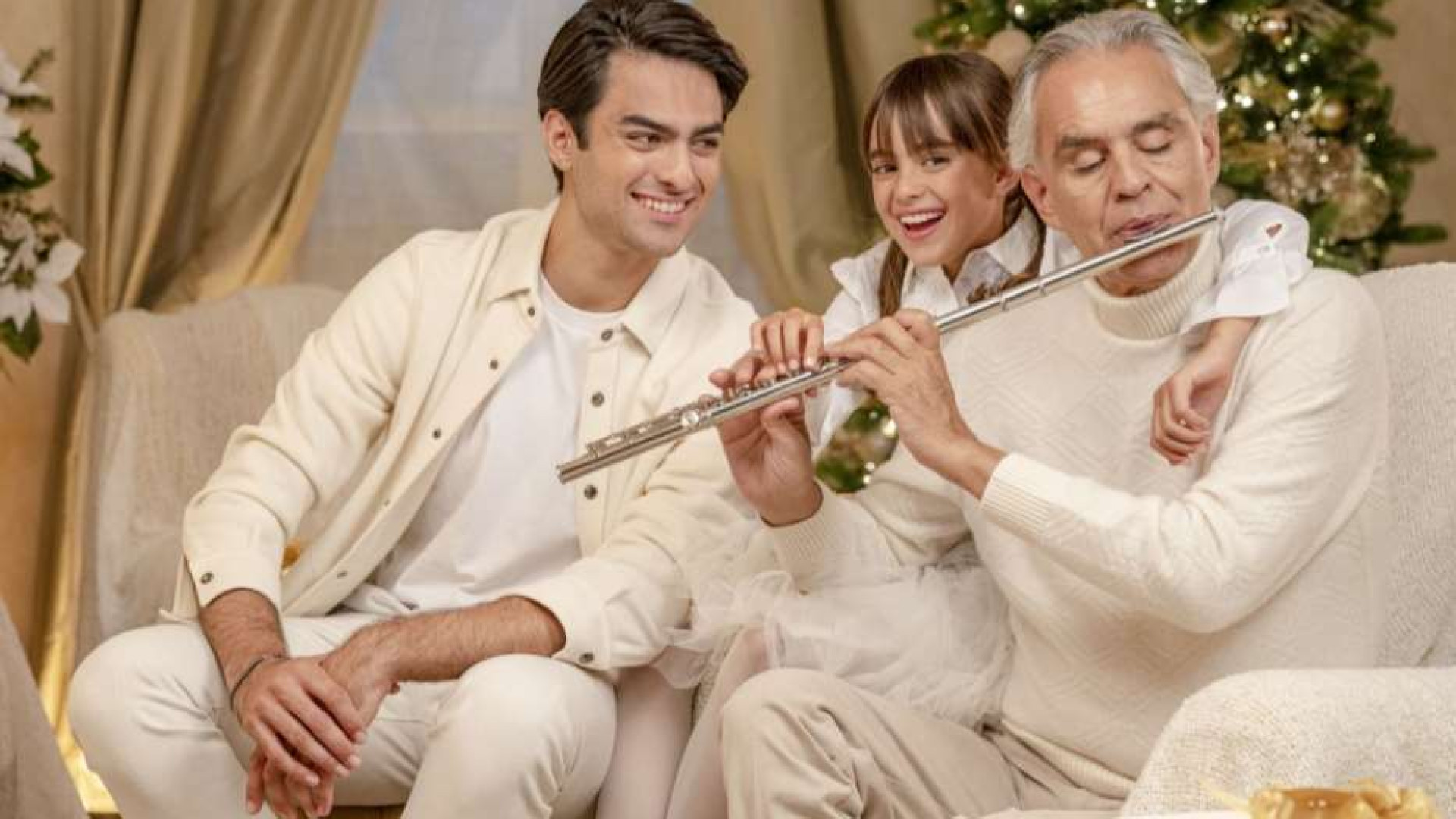 Immagine di I Bocelli si raccontano: «Ecco il nostro Natale in famiglia»