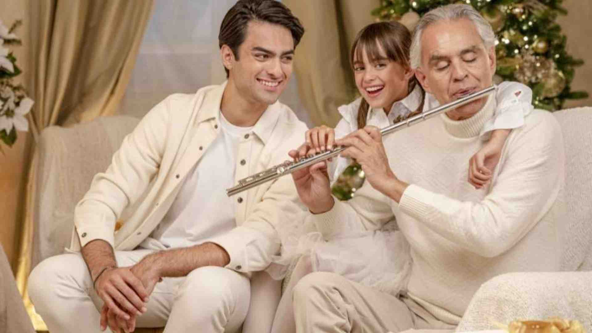 Immagine di I Bocelli si raccontano: «Ecco il nostro Natale in famiglia»