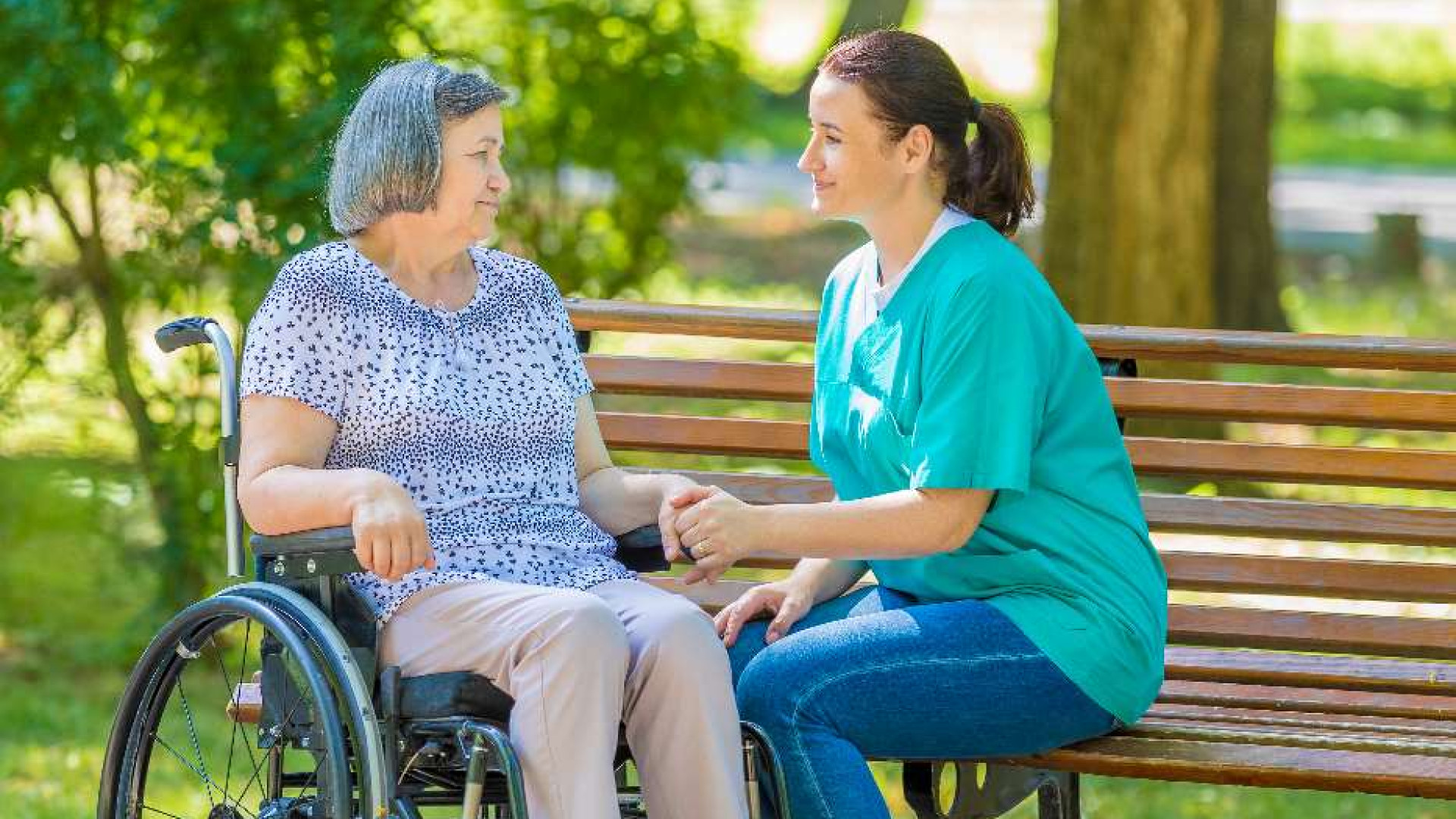 Immagine di Lombardia, via libera alla legge a sostegno dei caregiver familiari