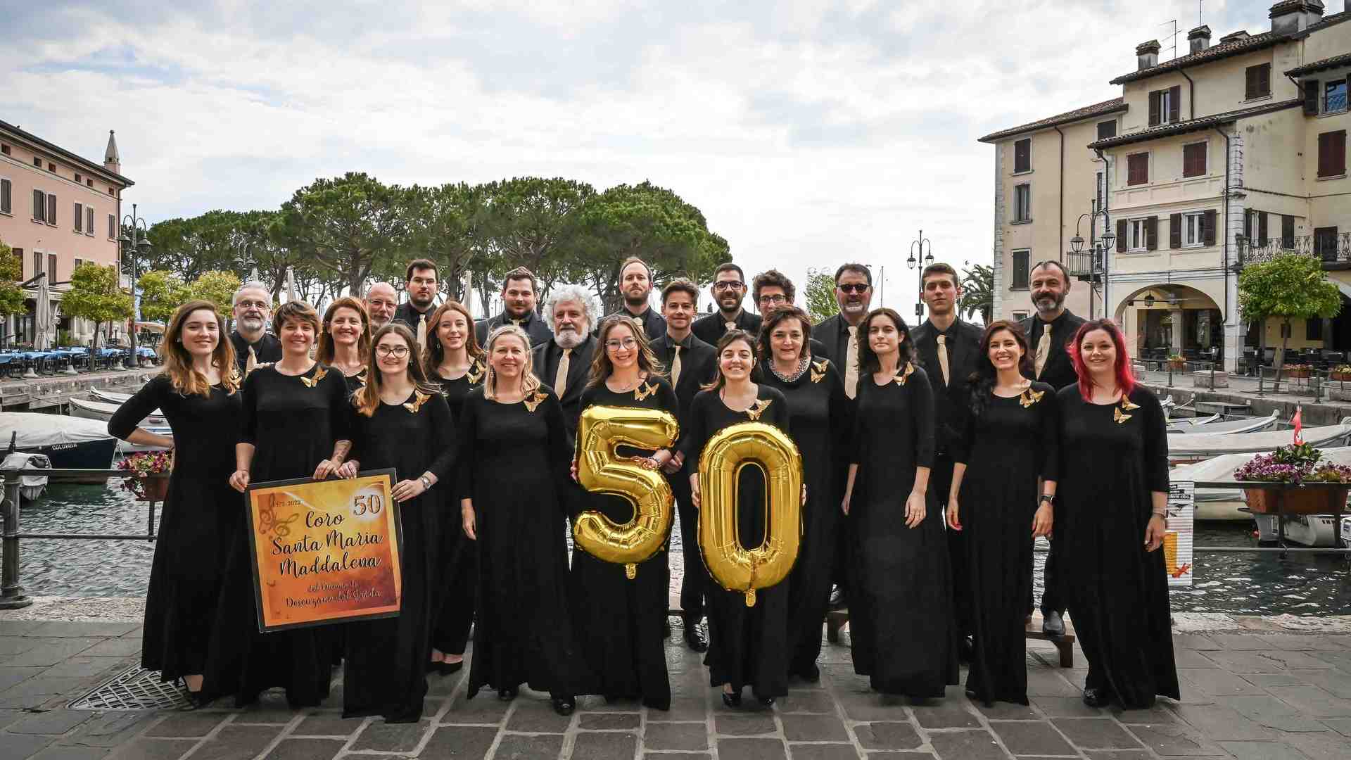 Immagine di Cinquant’anni di note e voci per il “coro Santa Maria Maddalena”