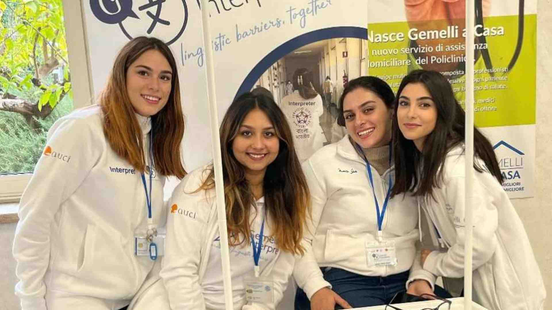 Immagine di Mano nella mano: con i giovani di TaGG l'ospedale non è più un labirinto