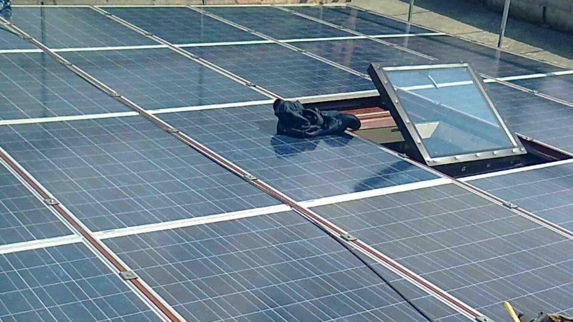 Immagine di Comunità energetiche contro la crisi tra coesione sociale e nuove tecnologie