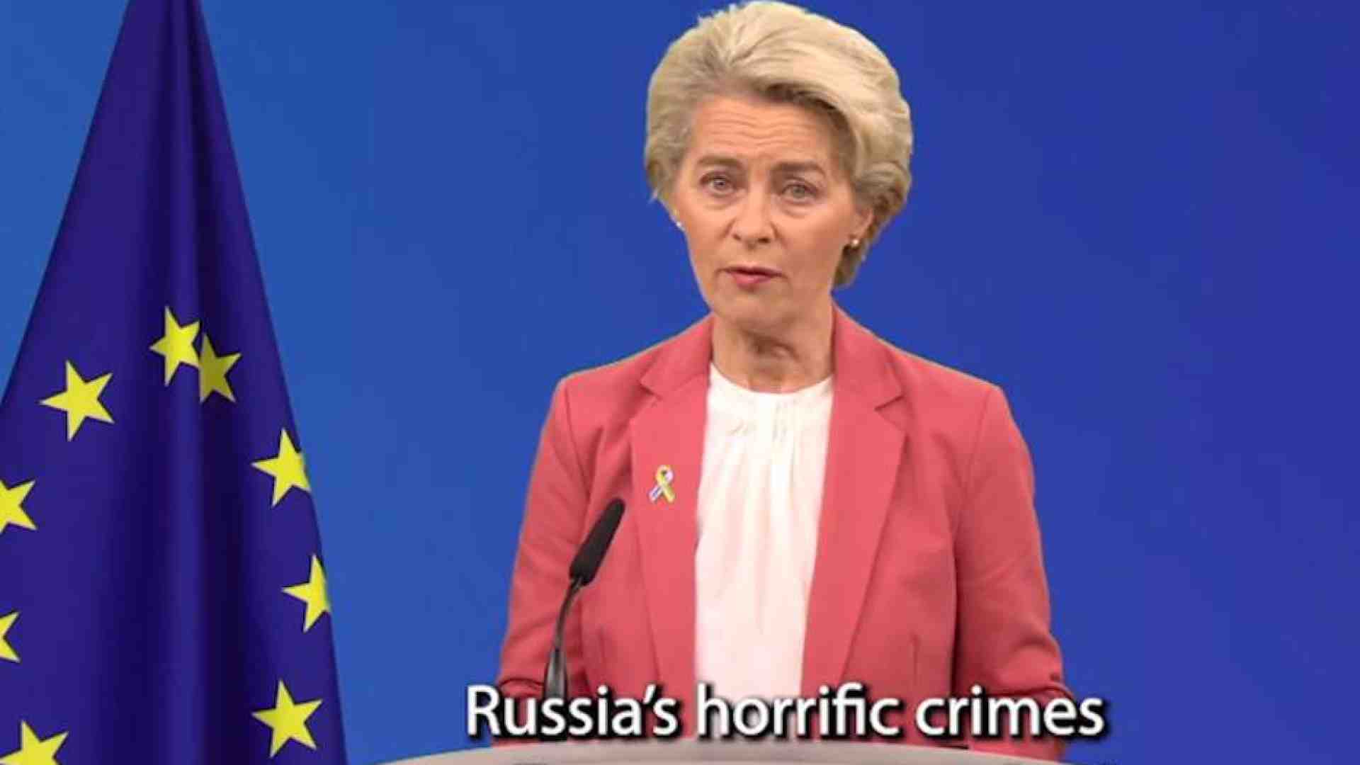 Immagine di Von der Leyen sfida Putin: una Norimberga «per i crimini russi»