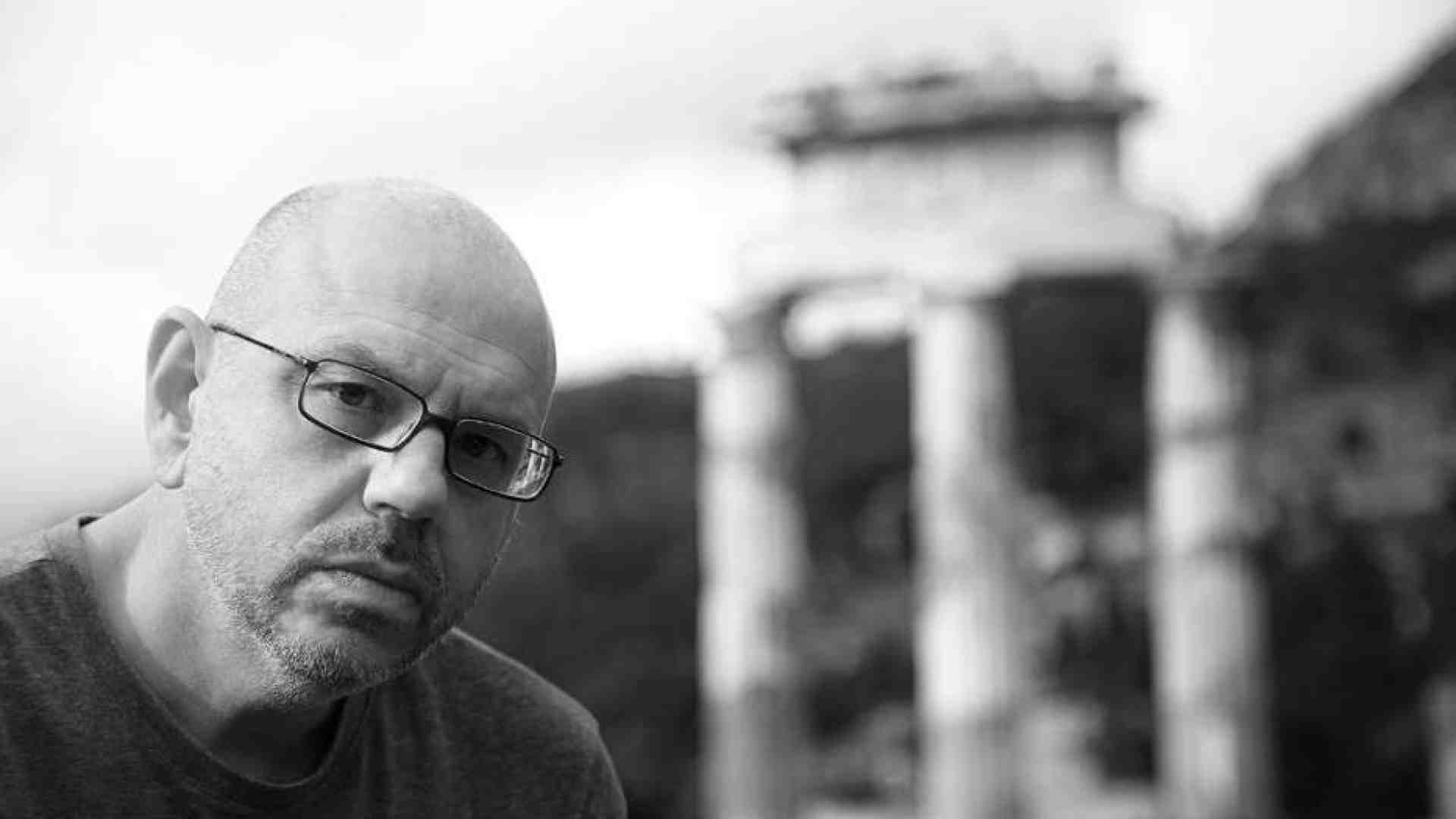 Immagine di Lyacos: «Emarginati, dramma postmoderno»