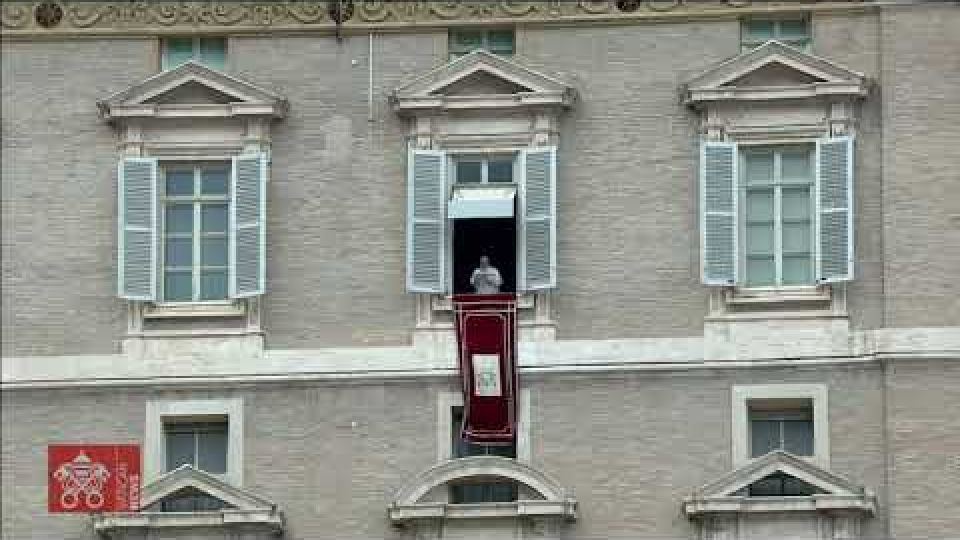 Immagine di Il Papa: Avvento, tempo di grazia per togliere la maschera dell’ipocrisia